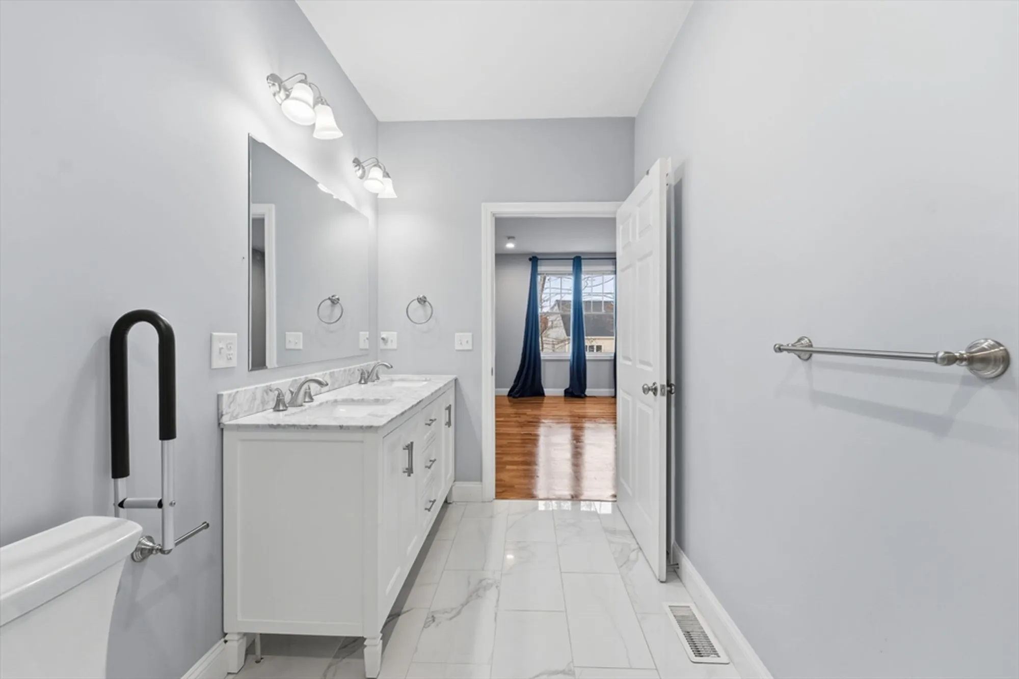 Property Slideshow image 15 of 41 | 100 spring hill dr # 100, Uxbridge, MA, 01569