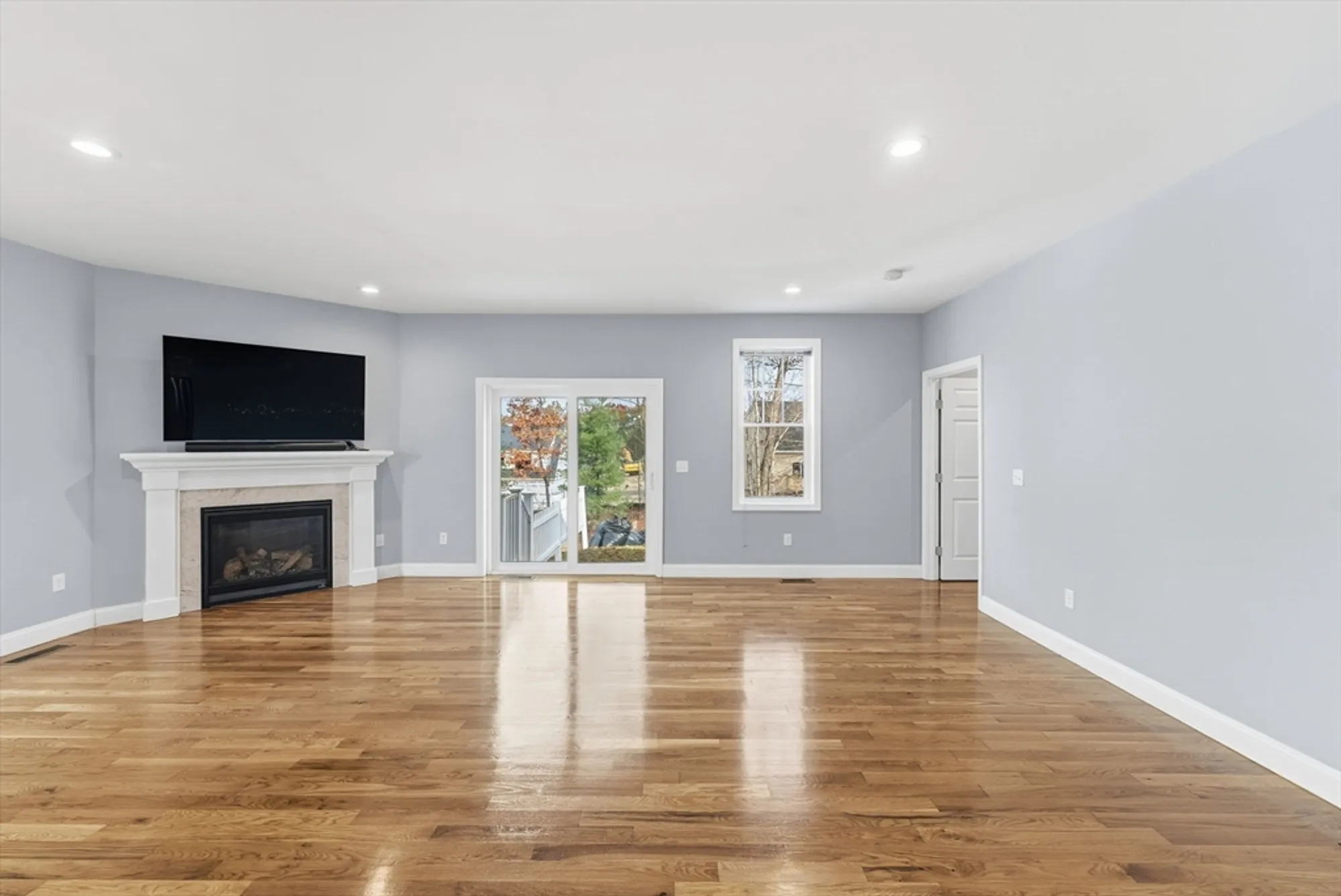 Property Slideshow image 8 of 41 | 100 spring hill dr # 100, Uxbridge, MA, 01569