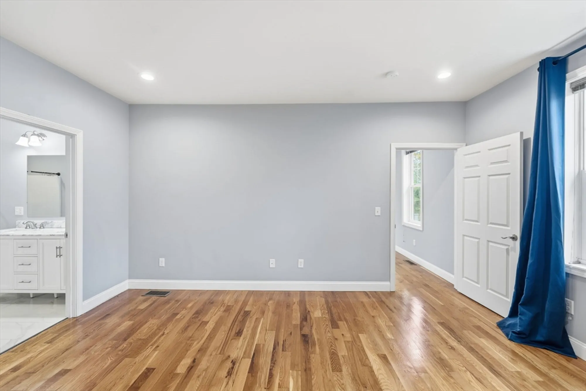 Property Slideshow image 12 of 41 | 100 spring hill dr # 100, Uxbridge, MA, 01569