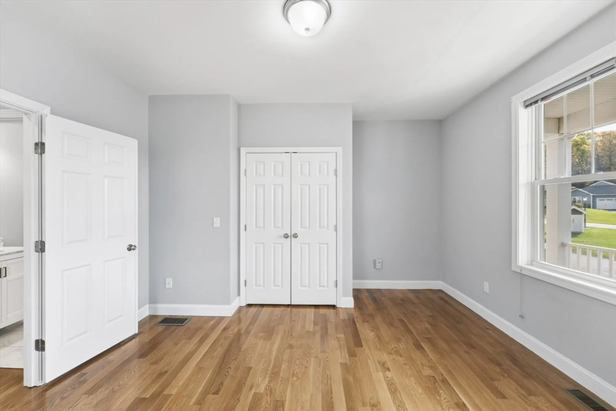 Property Slideshow image 22 of 41 | 100 spring hill dr # 100, Uxbridge, MA, 01569