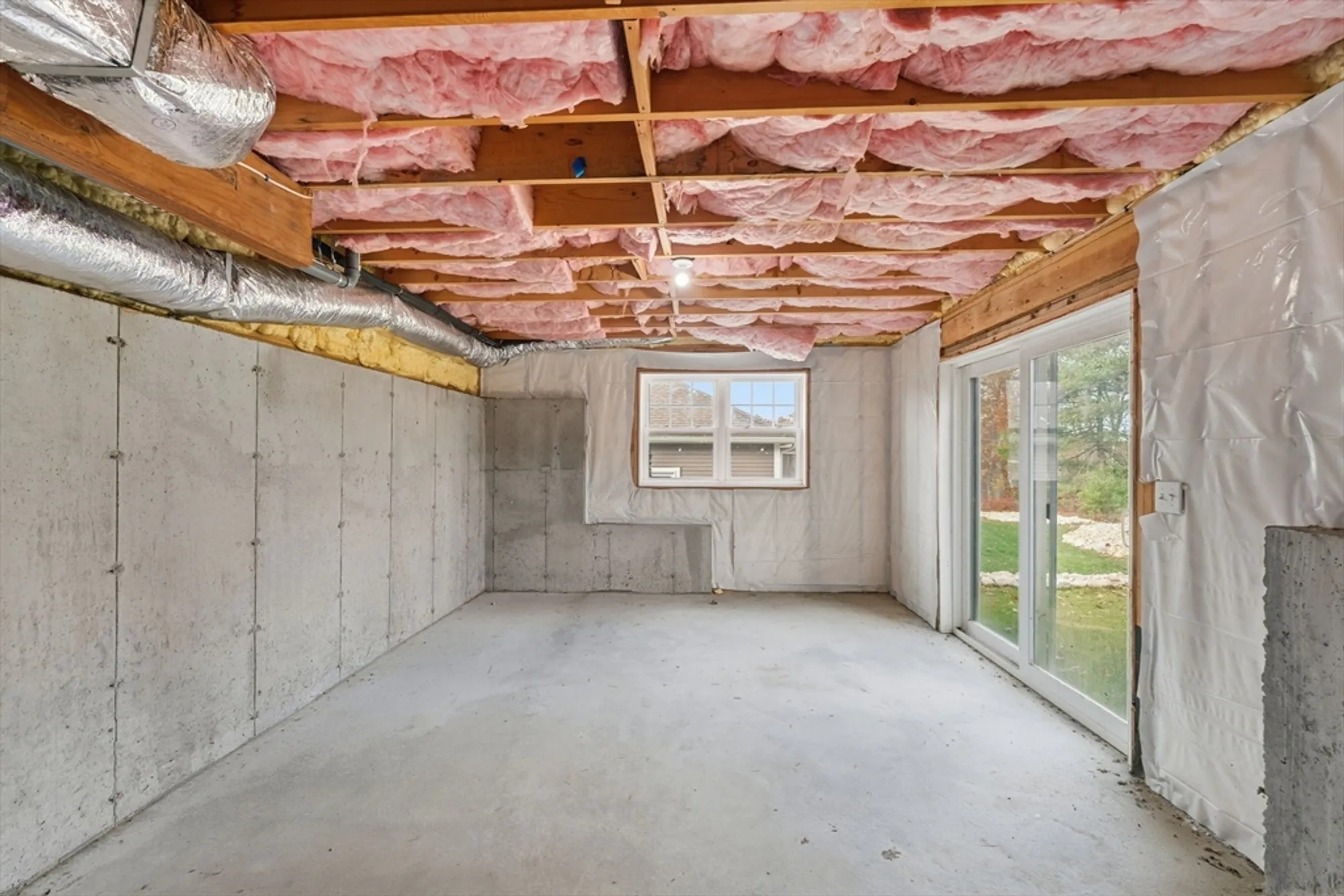 Property Slideshow image 28 of 41 | 100 spring hill dr # 100, Uxbridge, MA, 01569