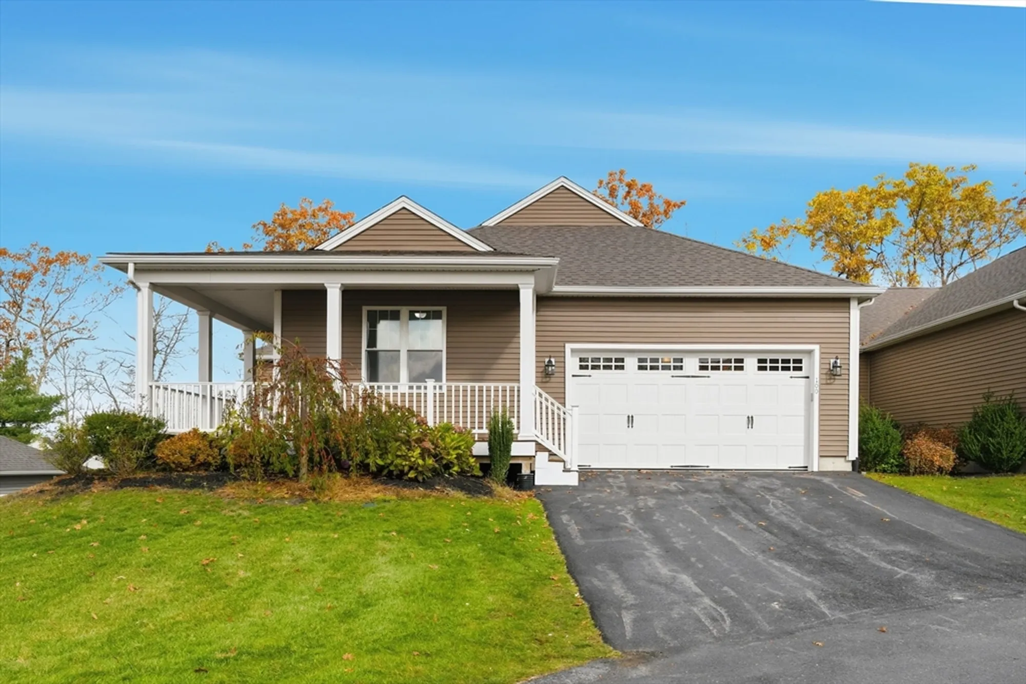 Property Slideshow image 1 of 41 | 100 spring hill dr # 100, Uxbridge, MA, 01569