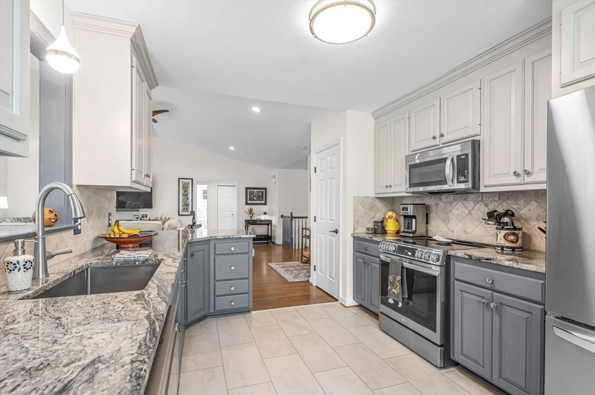 Property Slideshow image 14 of 40 | 2 meacham dr # 2, Enfield, CT, 06082