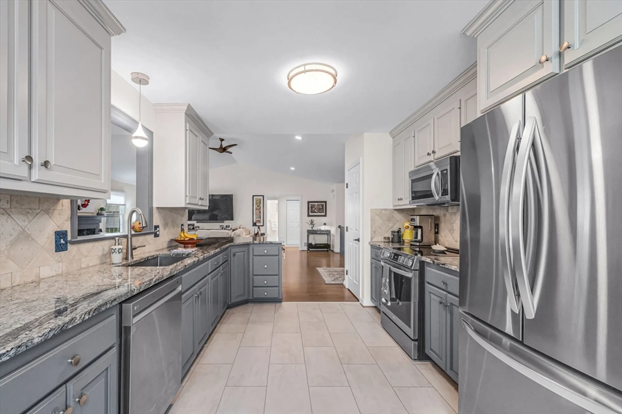 Property Slideshow image 13 of 40 | 2 meacham dr # 2, Enfield, CT, 06082