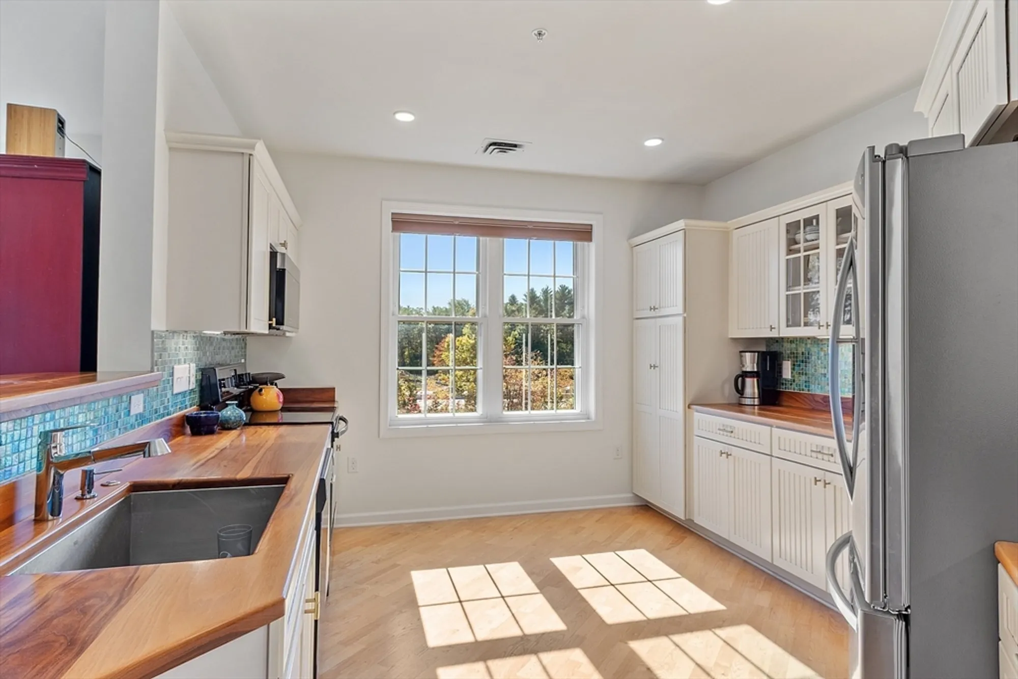 Property Slideshow image 4 of 37 | 62 abigail way unit 3004, Reading, MA, 01867