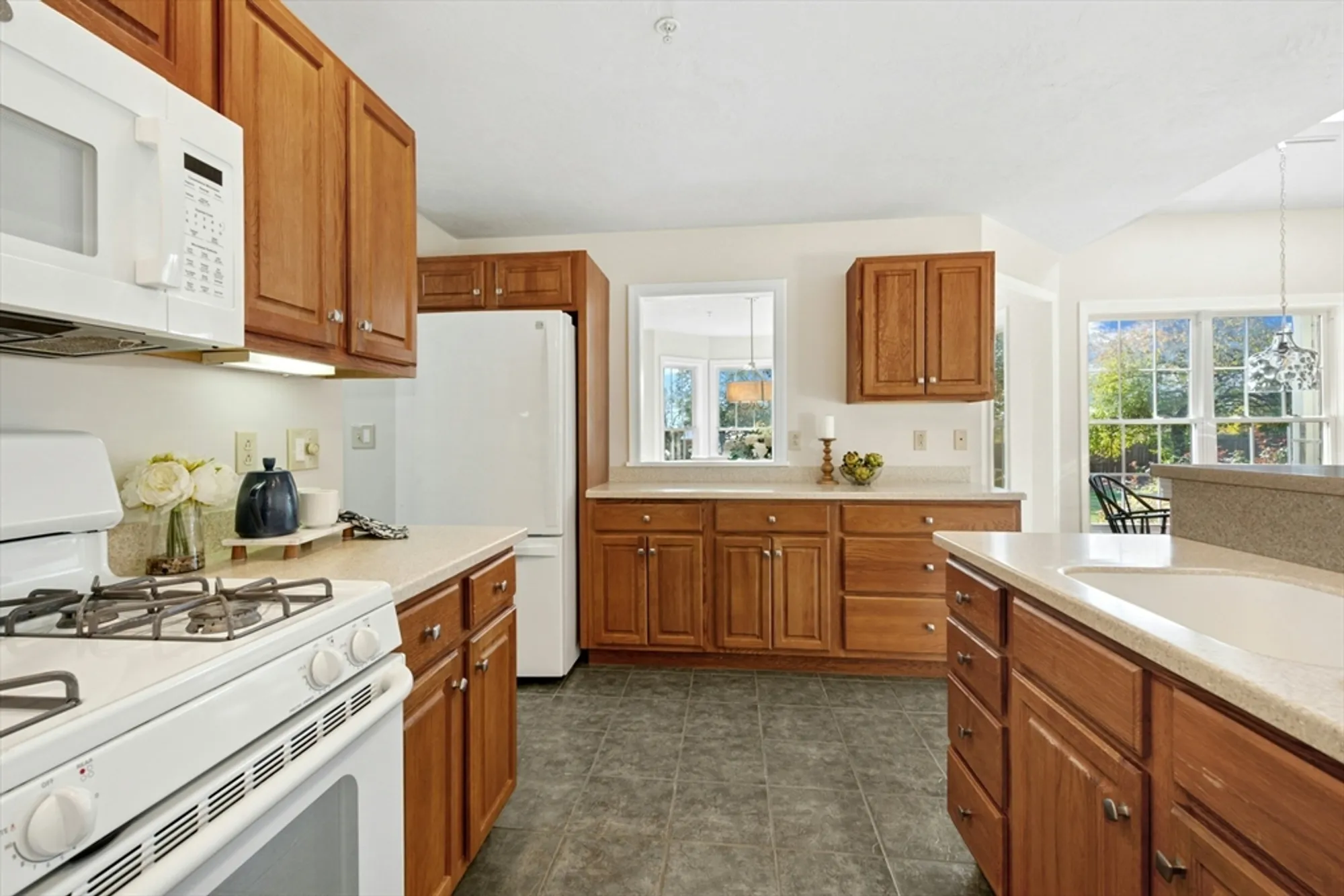 Property Slideshow image 14 of 35 | 69 cortland grove dr # 69, Shrewsbury, MA, 01545