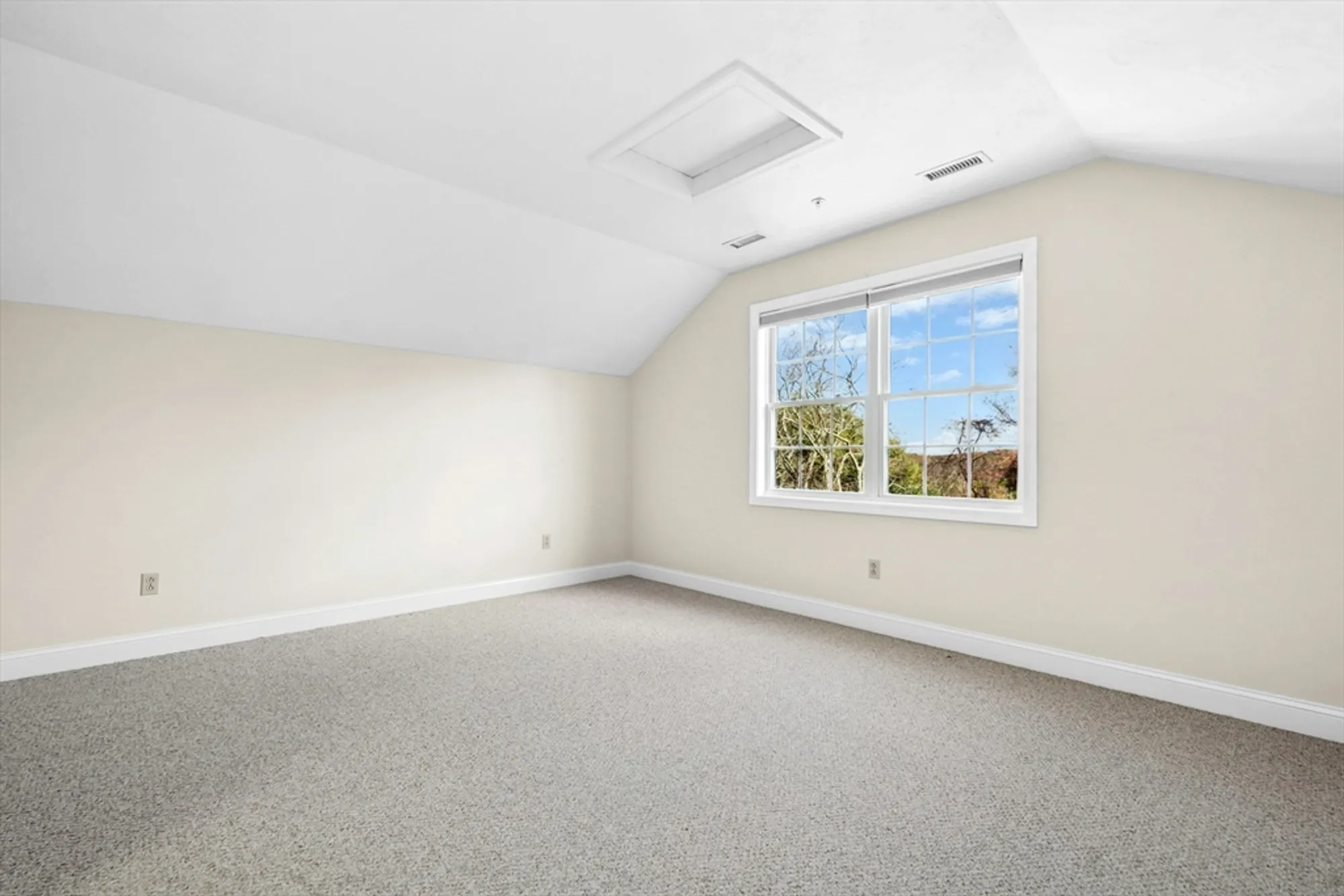 Property Slideshow image 26 of 35 | 69 cortland grove dr # 69, Shrewsbury, MA, 01545