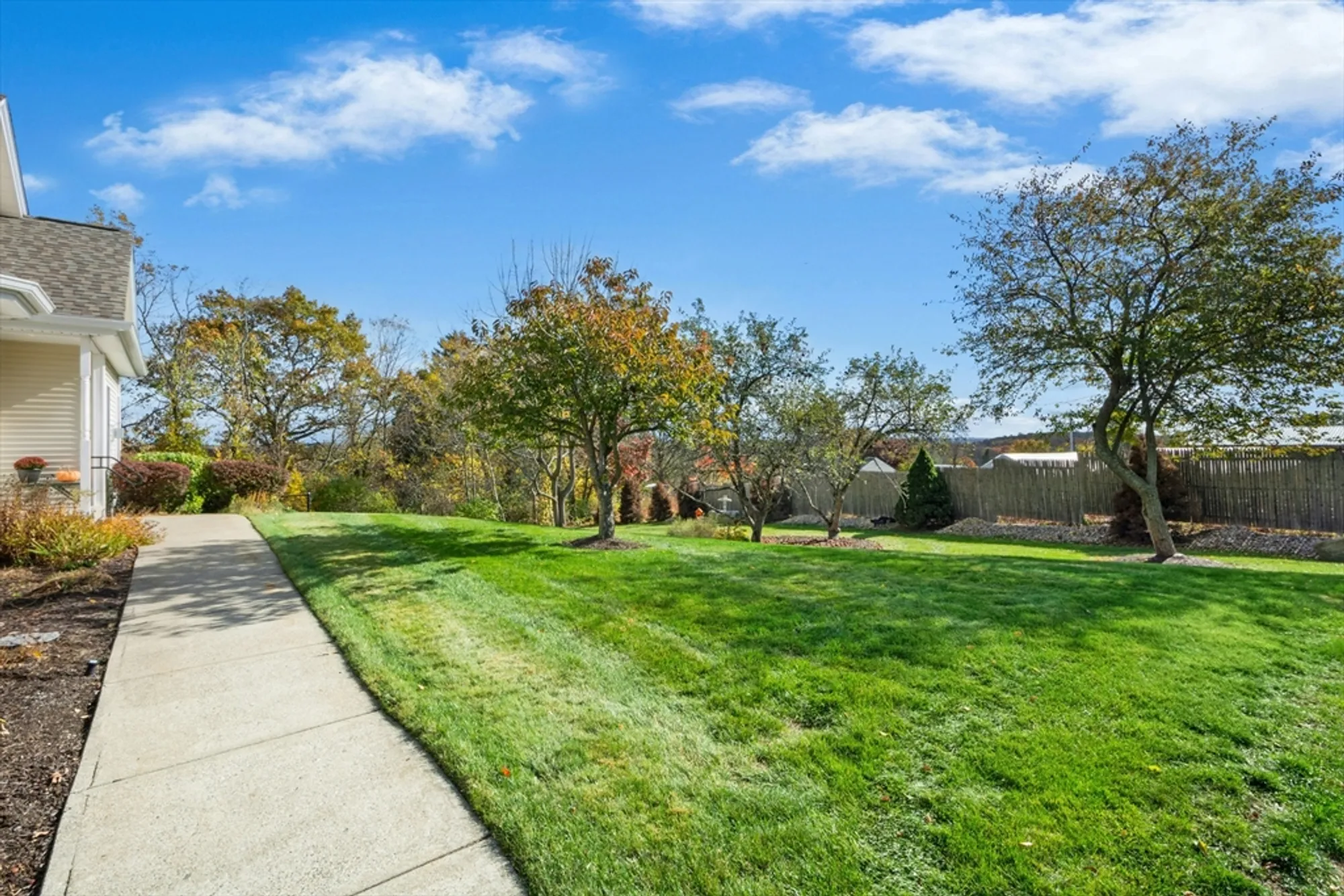 Property Slideshow image 30 of 35 | 69 cortland grove dr # 69, Shrewsbury, MA, 01545