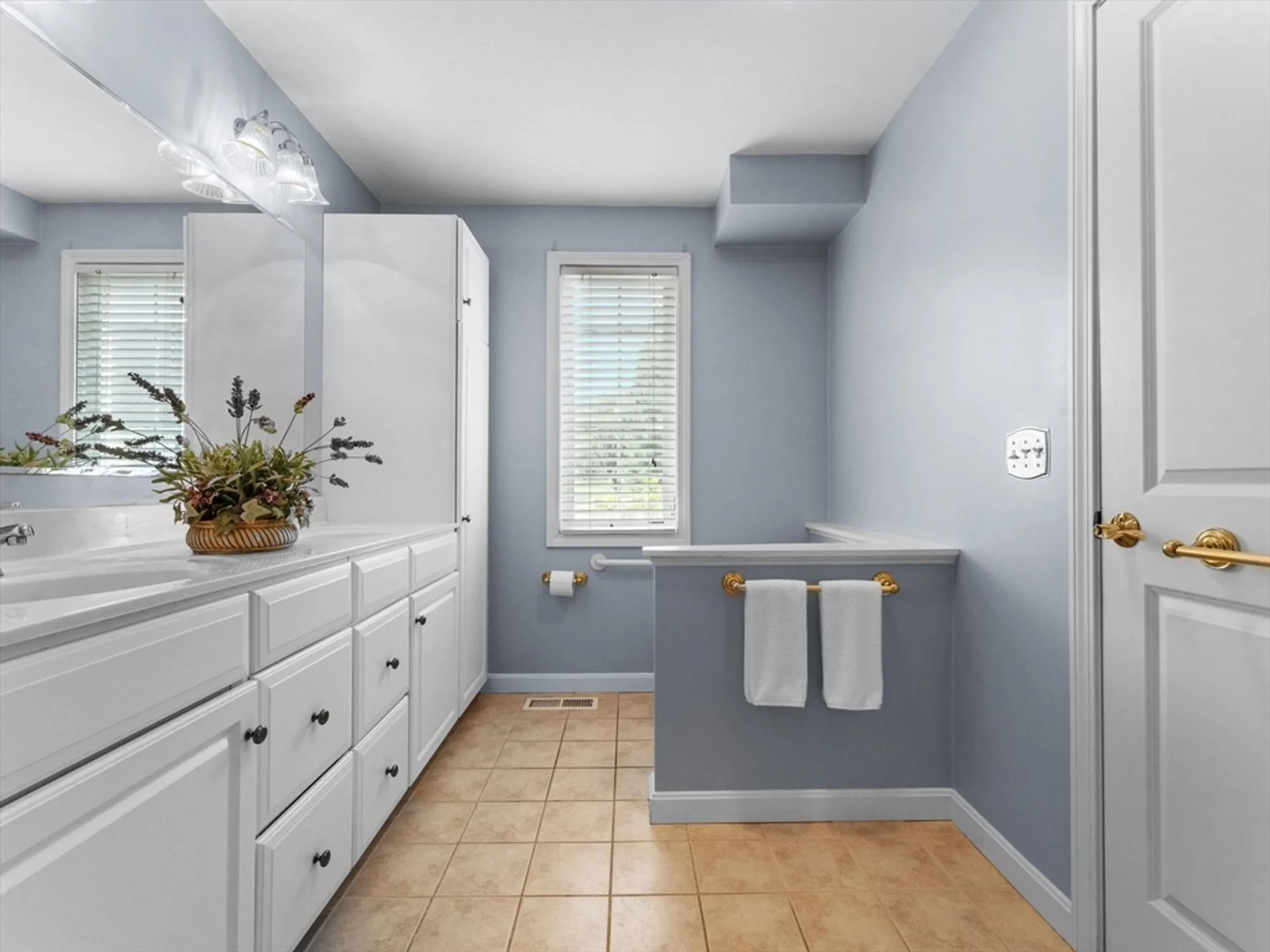 Property Slideshow image 23 of 42 | 9 baldwin ct # 9, Westborough, MA, 01581