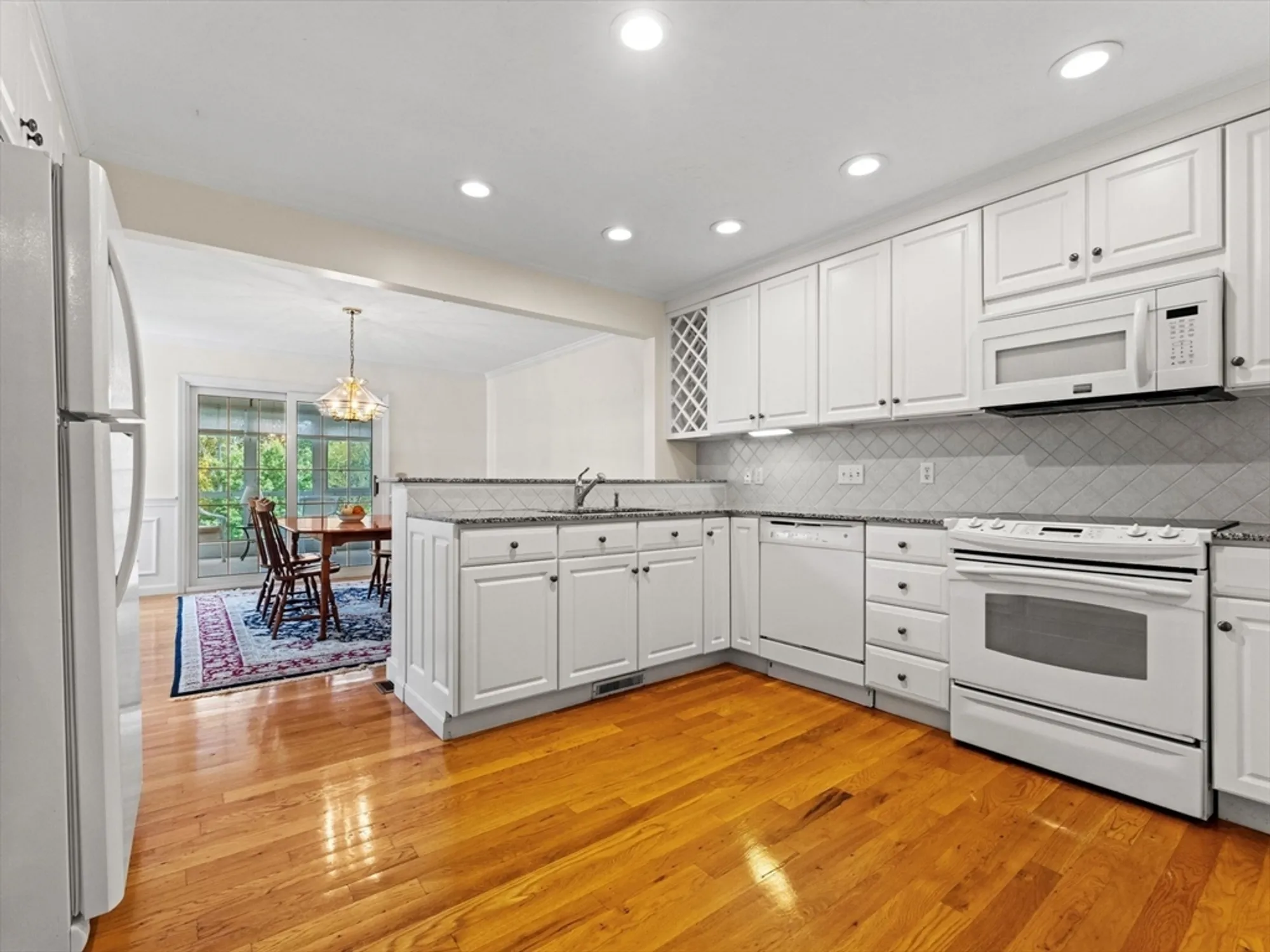 Property Slideshow image 12 of 42 | 9 baldwin ct # 9, Westborough, MA, 01581