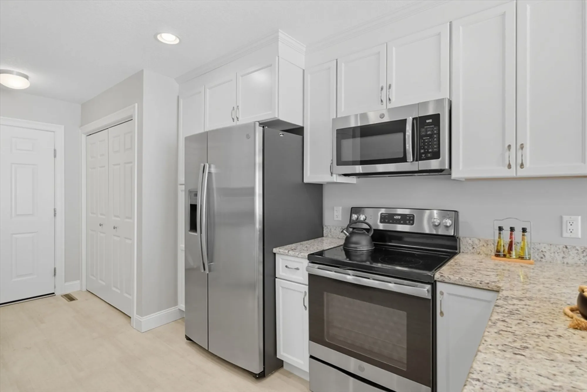 Property Slideshow image 17 of 39 | 116 cherry dr # 116, Wilbraham, MA, 01095