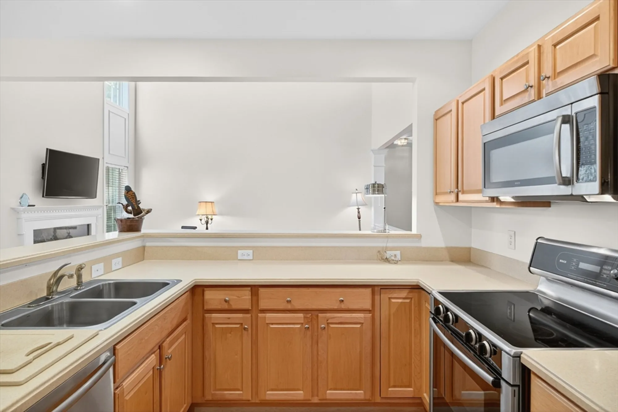 Property Slideshow image 15 of 37 | 74 champlain cir, Plymouth, MA, 02360