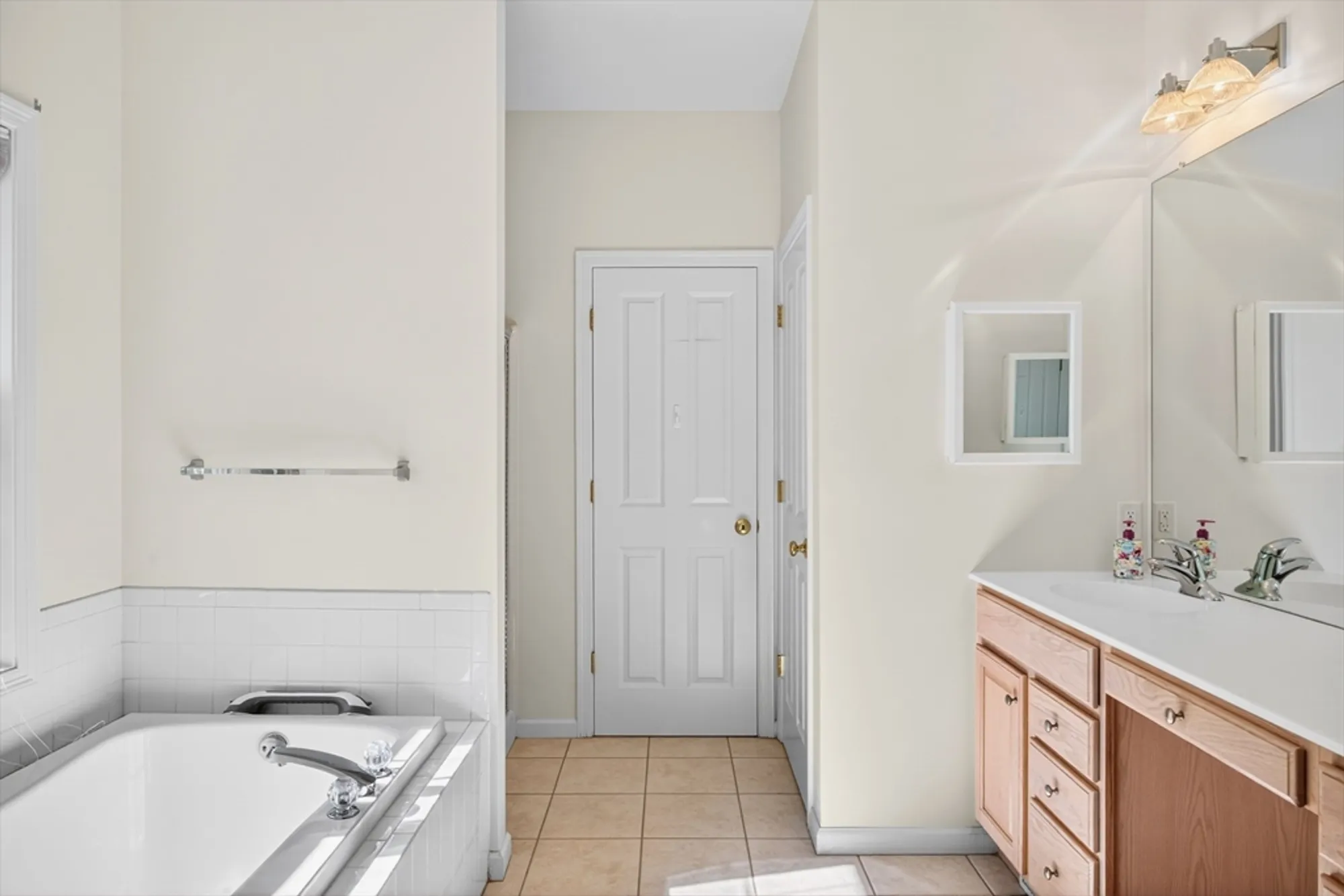 Property Slideshow image 21 of 37 | 74 champlain cir, Plymouth, MA, 02360
