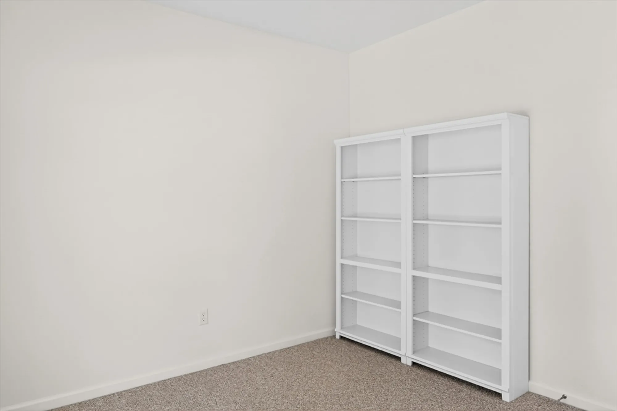 Property Slideshow image 32 of 37 | 74 champlain cir, Plymouth, MA, 02360