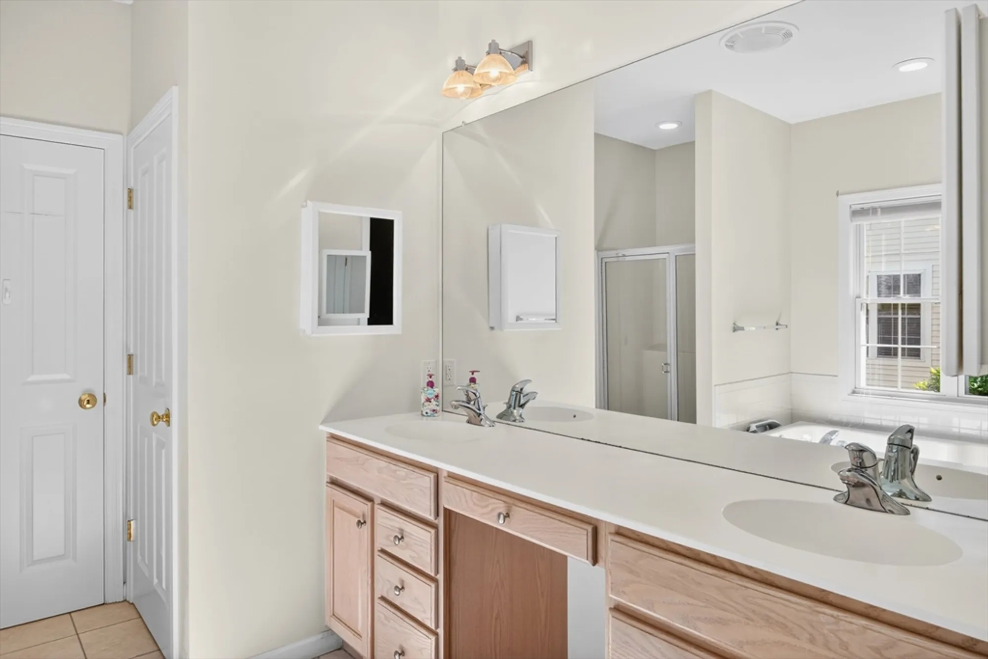 Property Slideshow image 20 of 37 | 74 champlain cir, Plymouth, MA, 02360