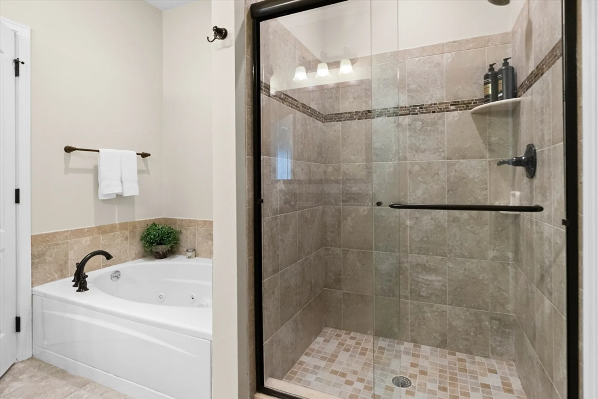 Property Slideshow image 17 of 41 | 42 hopkins cir # 42, Methuen, MA, 01844