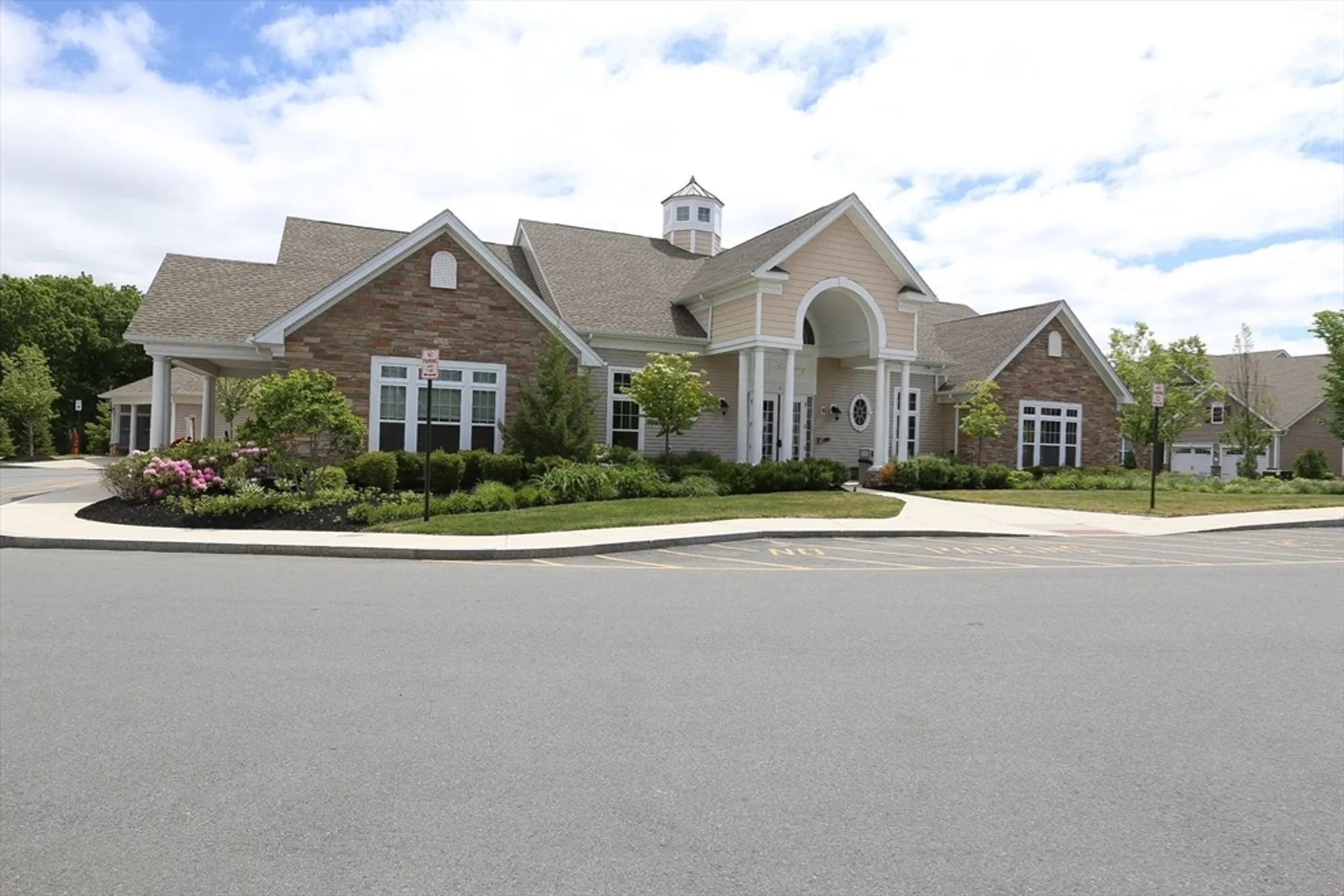 Property Slideshow image 34 of 41 | 42 hopkins cir # 42, Methuen, MA, 01844