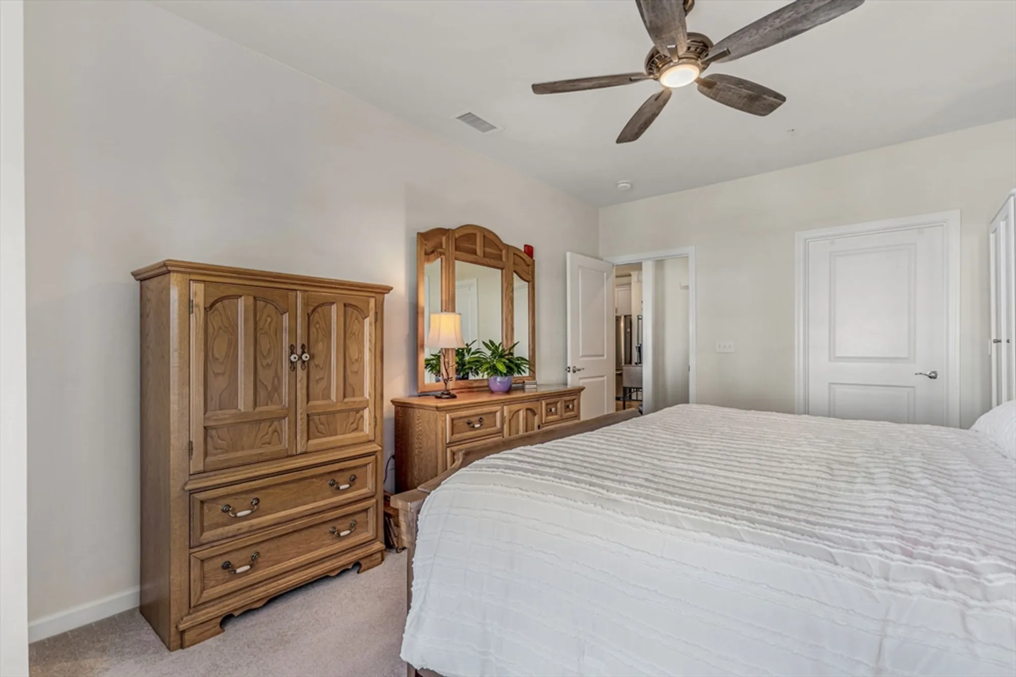 Property Slideshow image 10 of 34 | 11302 peters farm way # 11302, Westborough, MA, 01581