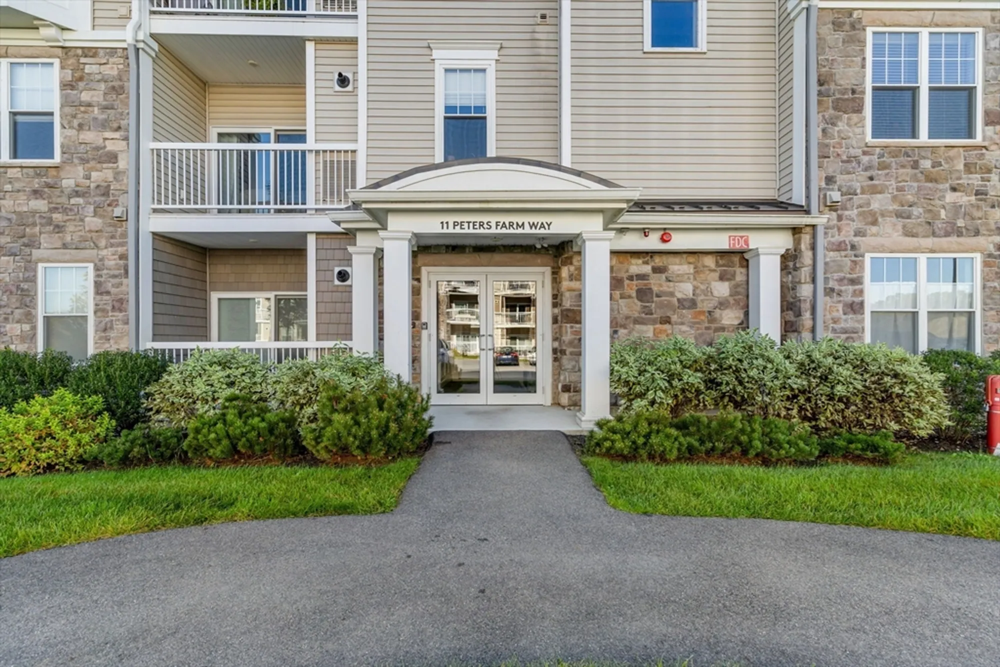 Property Slideshow image 20 of 34 | 11302 peters farm way # 11302, Westborough, MA, 01581