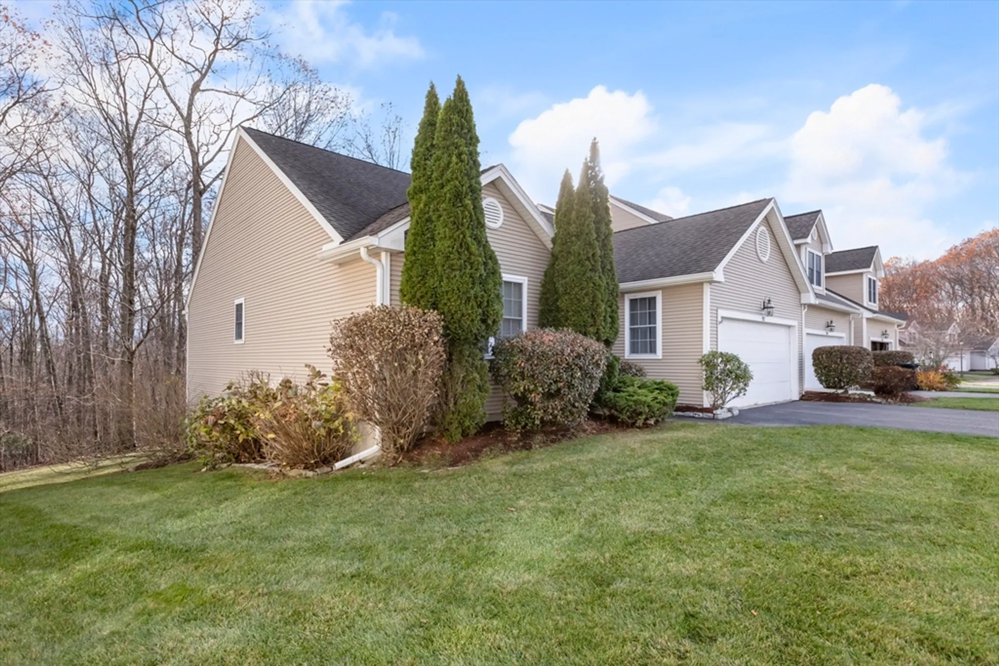 Property Slideshow image 2 of 34 | 92 horne way # 92, Millbury, MA, 01527