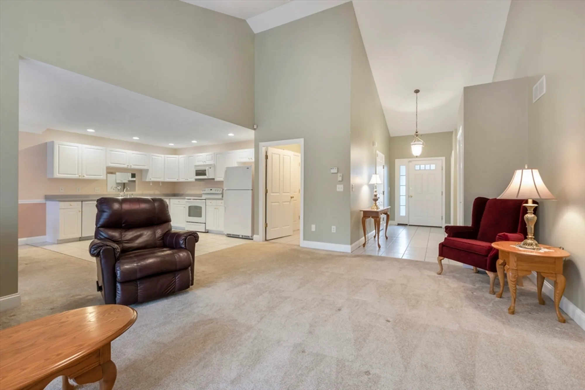 Property Slideshow image 7 of 34 | 92 horne way # 92, Millbury, MA, 01527