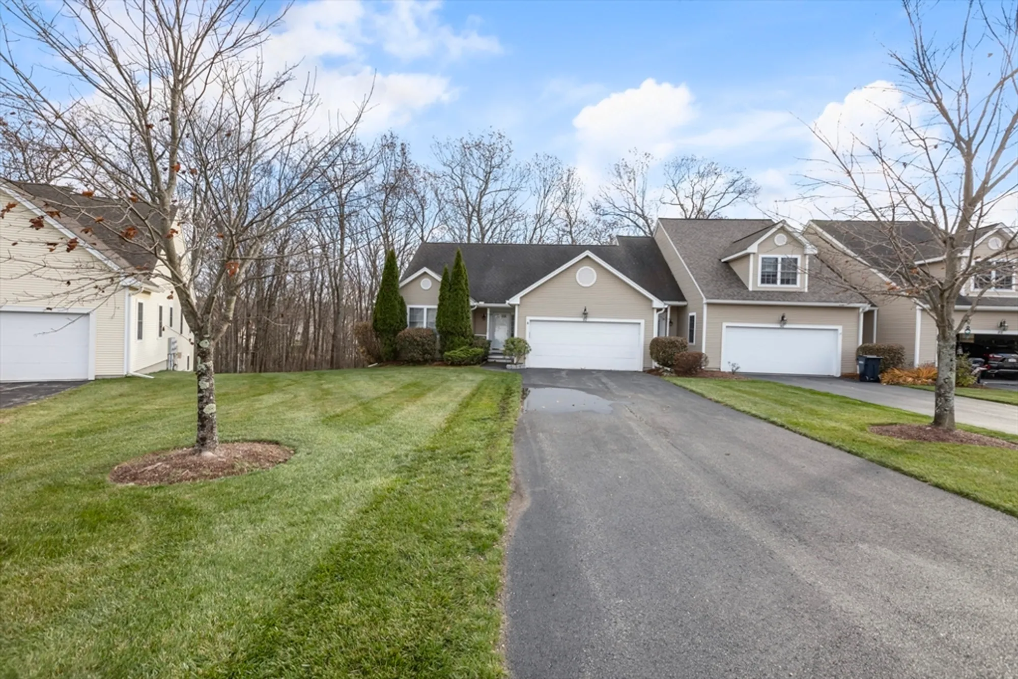 Property Slideshow image 3 of 34 | 92 horne way # 92, Millbury, MA, 01527