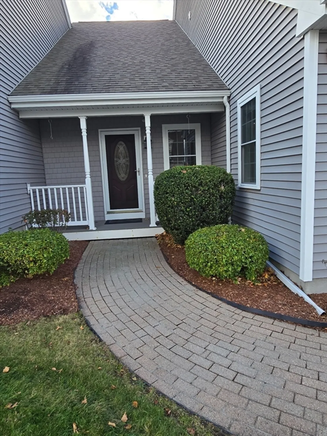 Property Slideshow image 2 of 35 | 28 brierly cir # 28, Millbury, MA, 01527