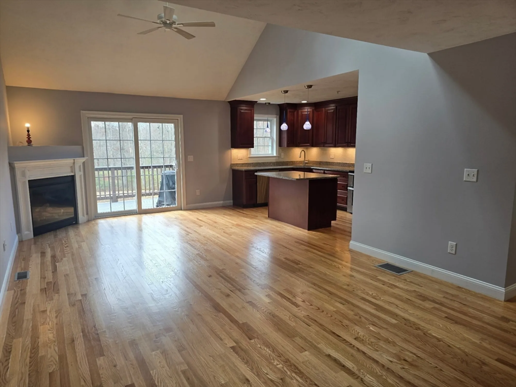 Property Slideshow image 3 of 35 | 28 brierly cir # 28, Millbury, MA, 01527