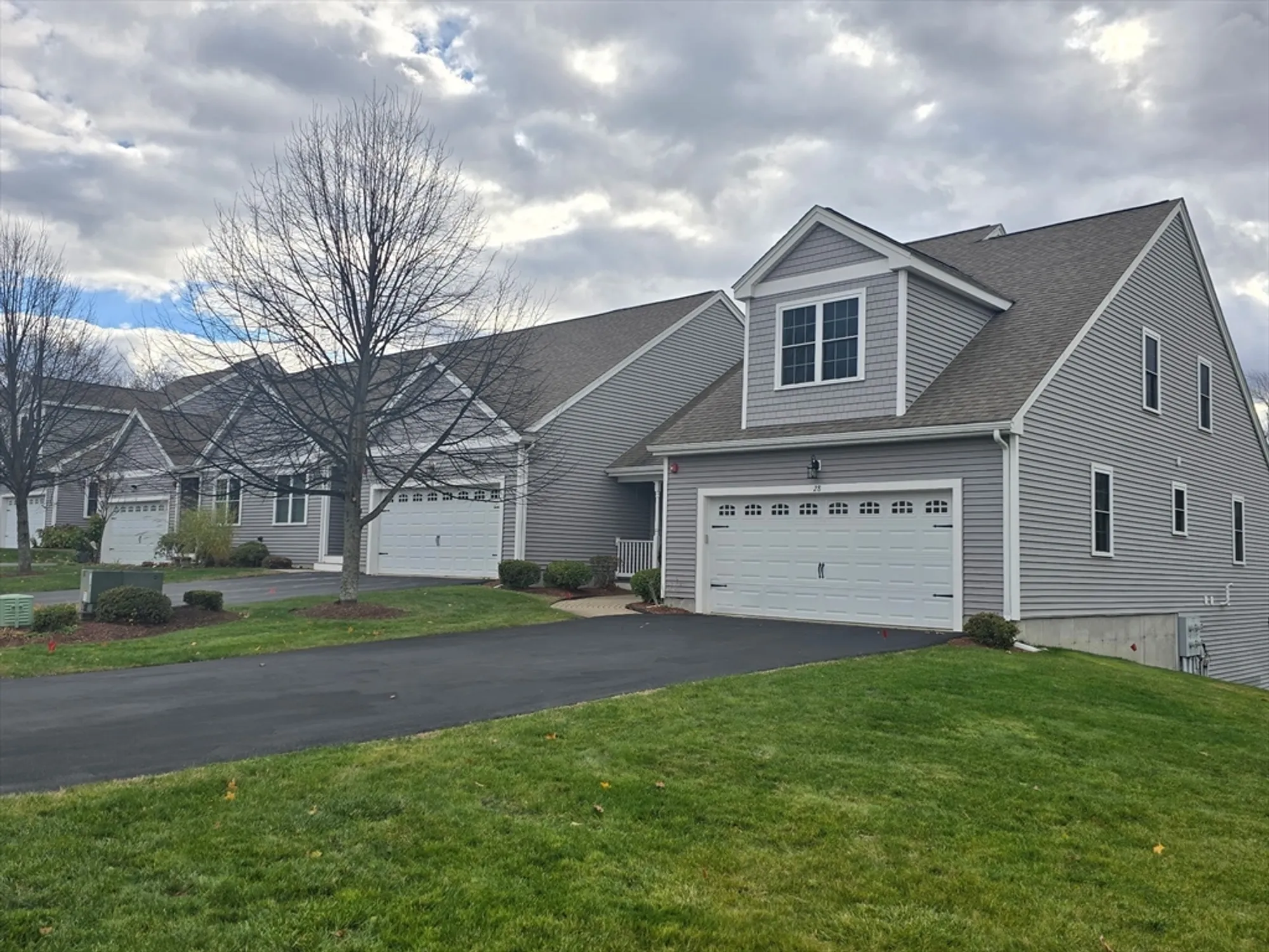 Property Slideshow image 24 of 35 | 28 brierly cir # 28, Millbury, MA, 01527