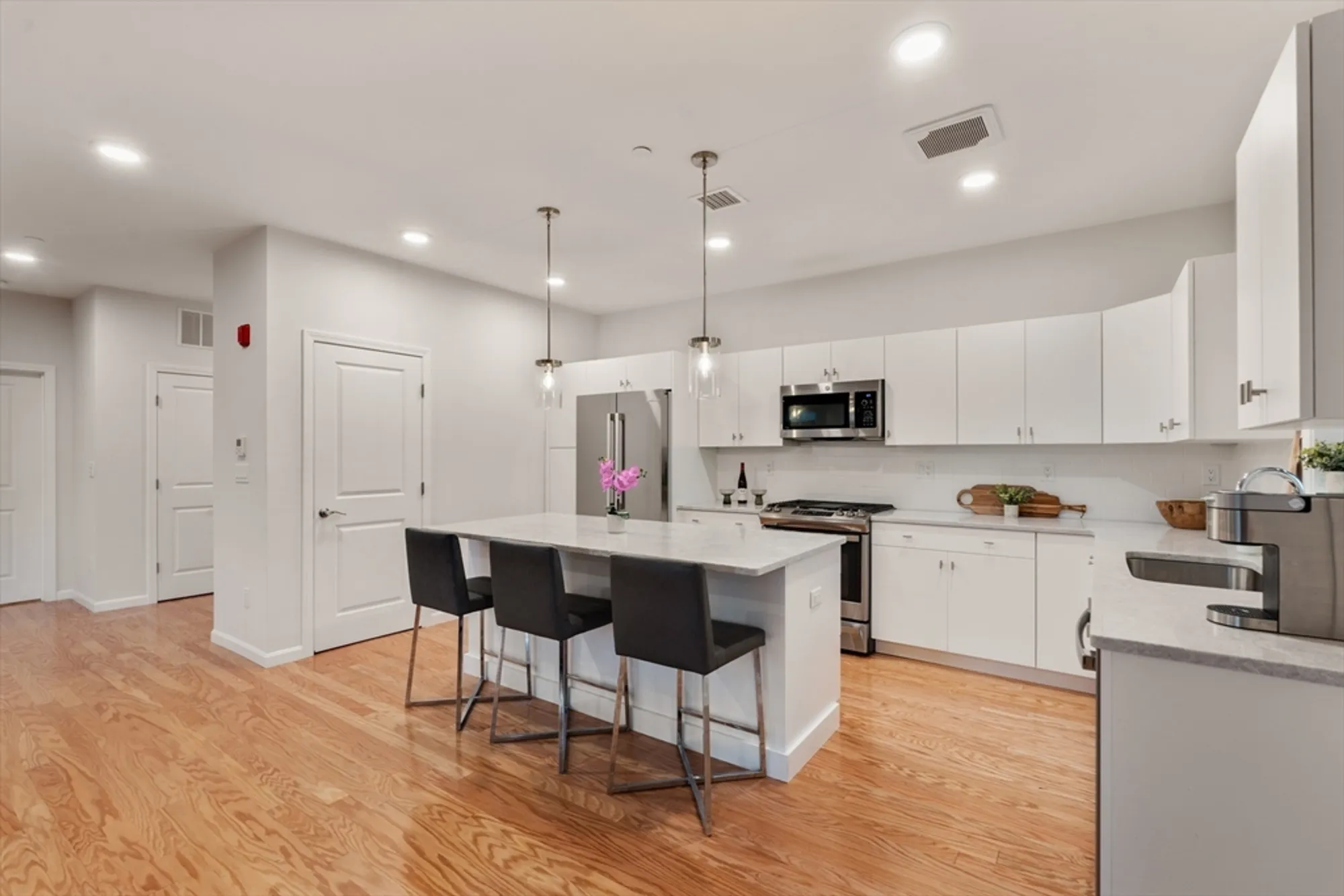 Property Slideshow image 10 of 42 | 50 coppersmith way 5-211, Canton, MA, 02021