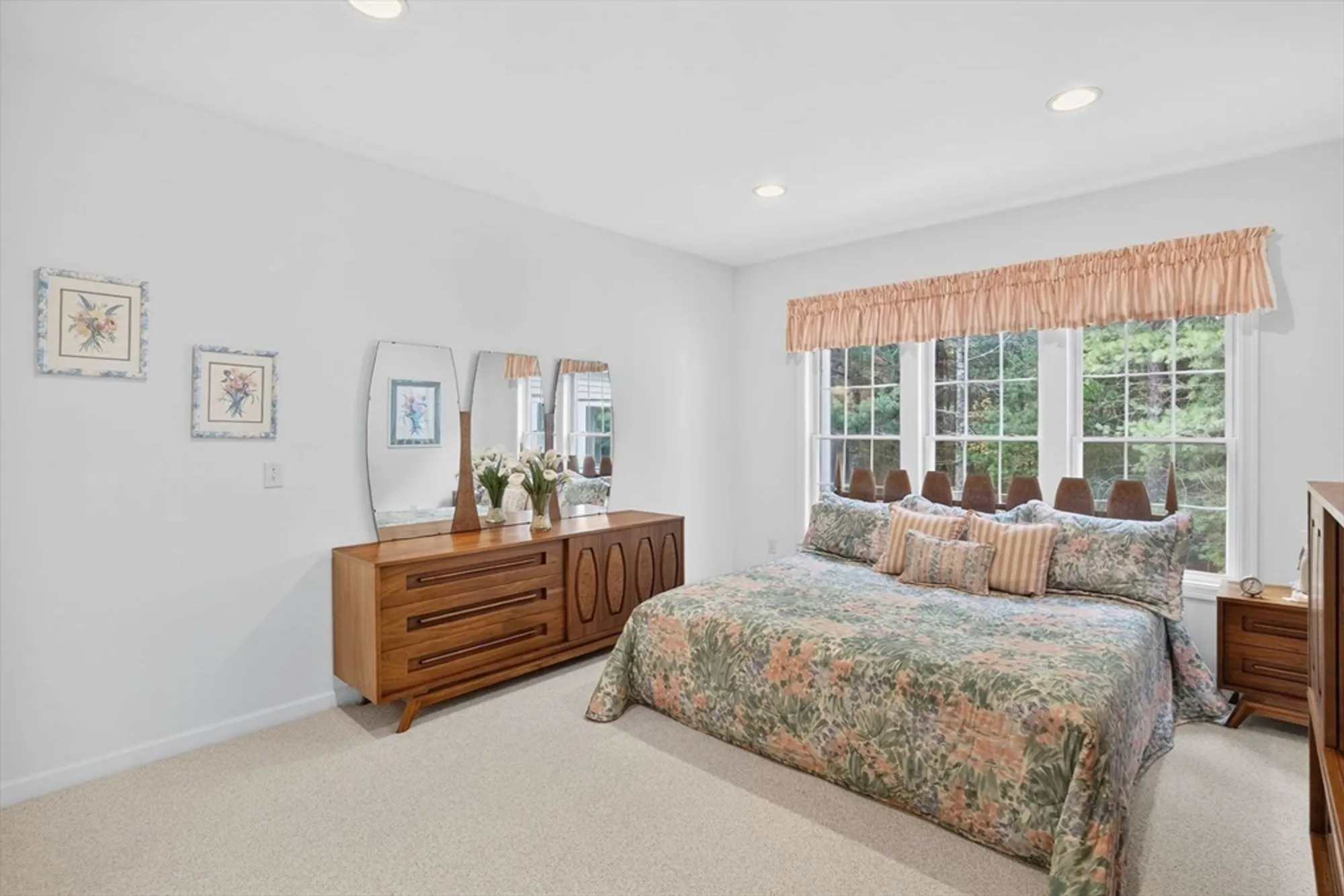 Property Slideshow image 25 of 42 | 25 fox holw, Plymouth, MA, 02360