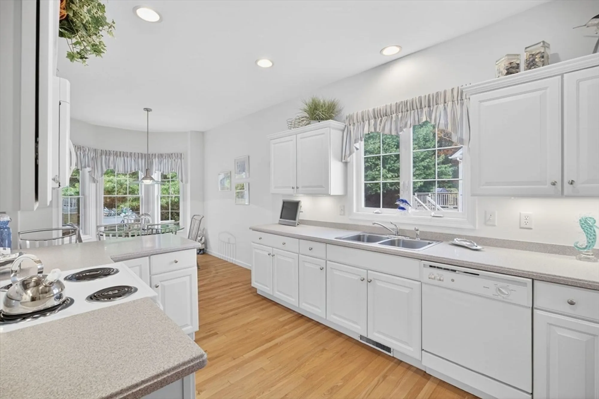 Property Slideshow image 13 of 42 | 25 fox holw, Plymouth, MA, 02360