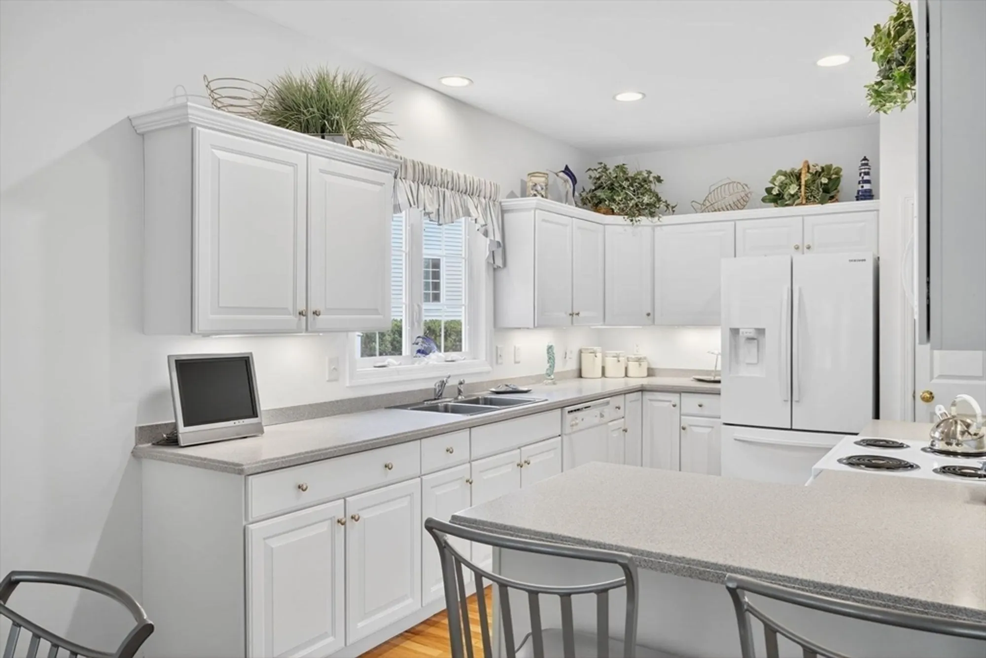 Property Slideshow image 9 of 42 | 25 fox holw, Plymouth, MA, 02360