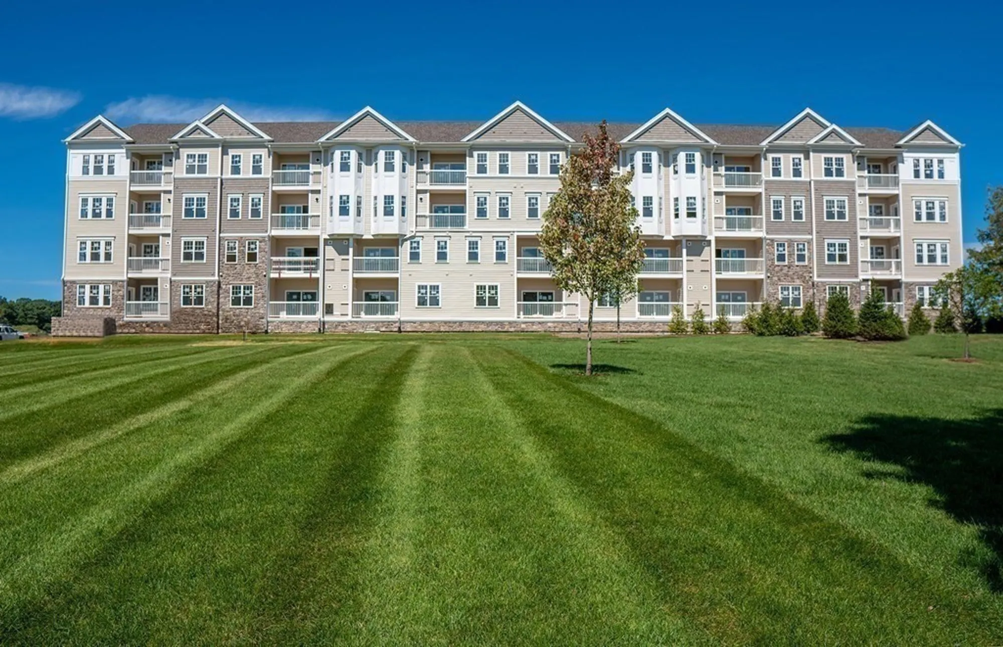 Property Slideshow image 11 of 21 | 5 peters farm way # 106, Westborough, MA, 01581