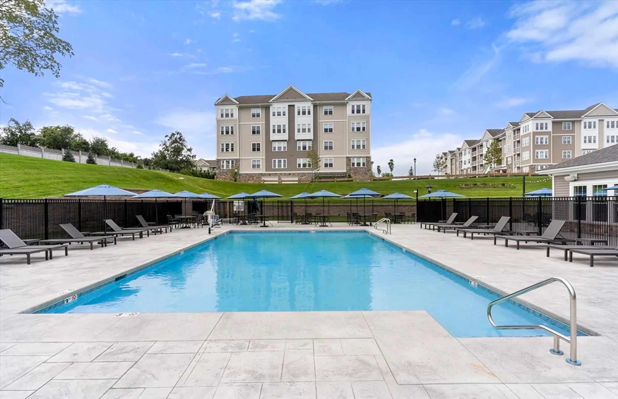 Property Slideshow image 33 of 40 | 5 peters farm way # 213, Westborough, MA, 01581