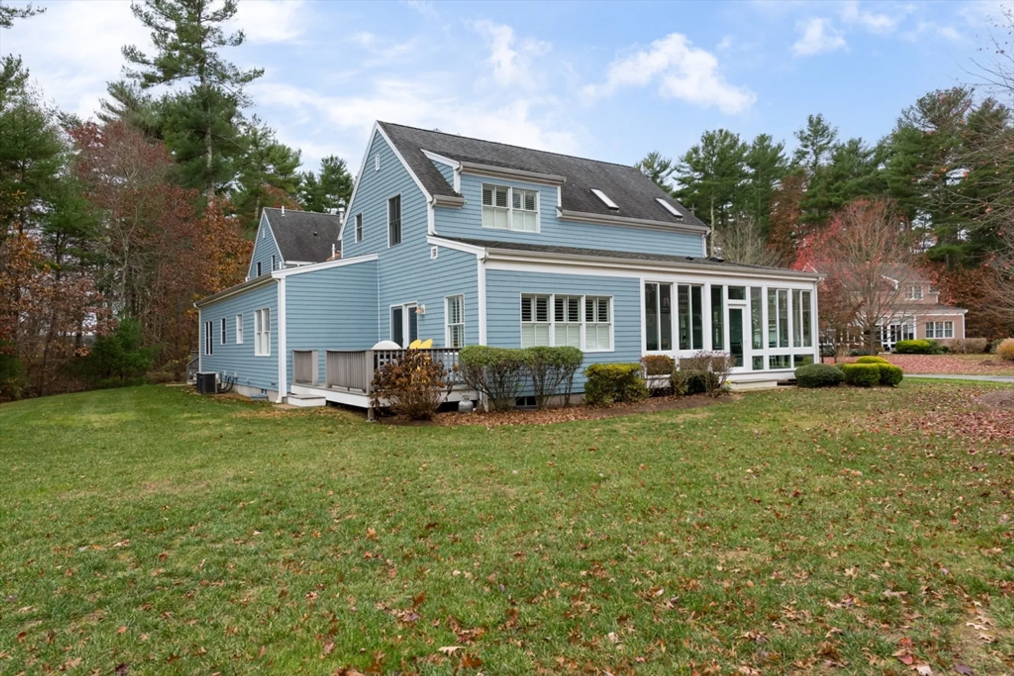 Property Slideshow image 3 of 38 | 9 hathaway pond cir # 9, Rochester, MA, 02770