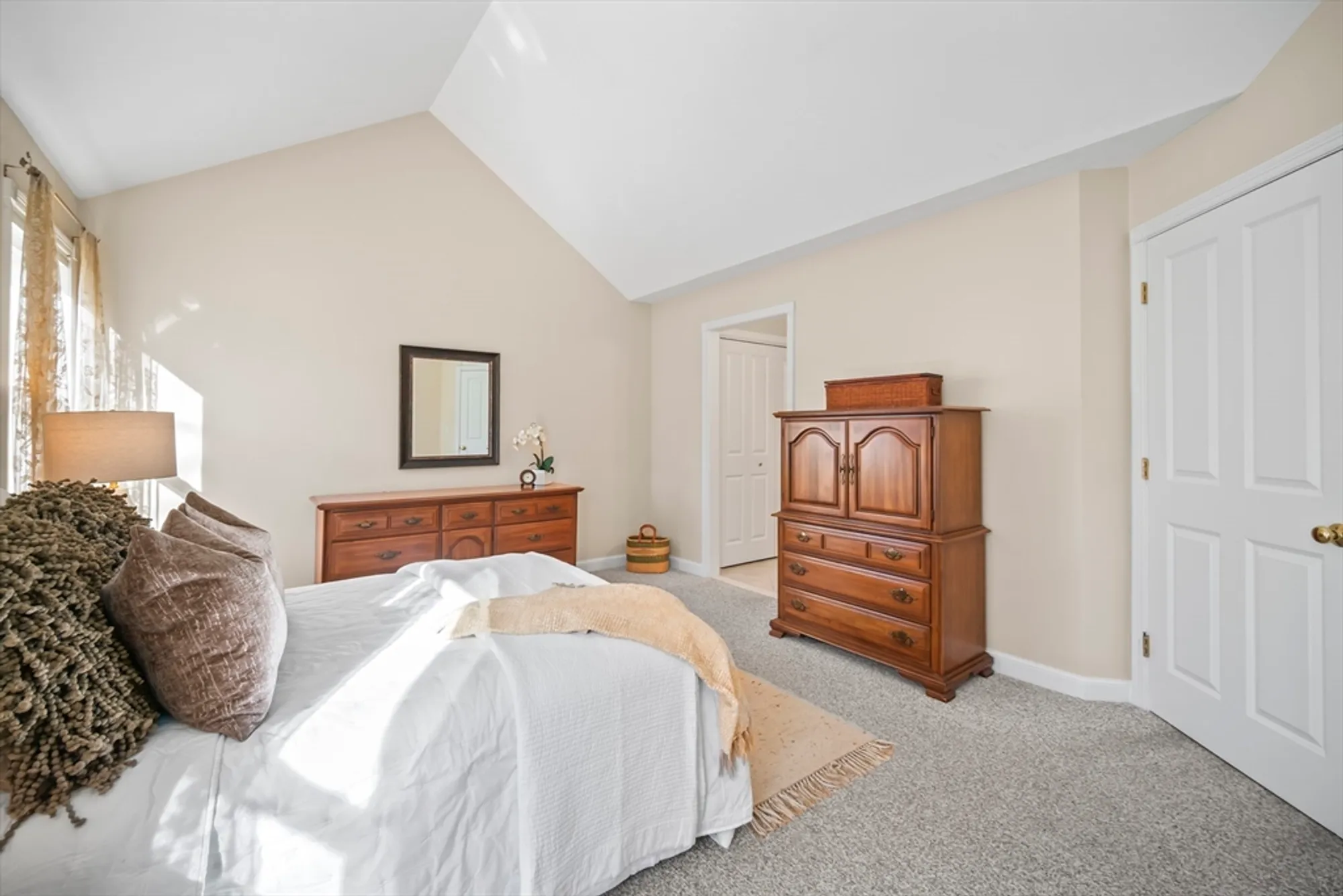 Property Slideshow image 18 of 36 | 11 whispering brook rd # 55, Marlborough, MA, 01752
