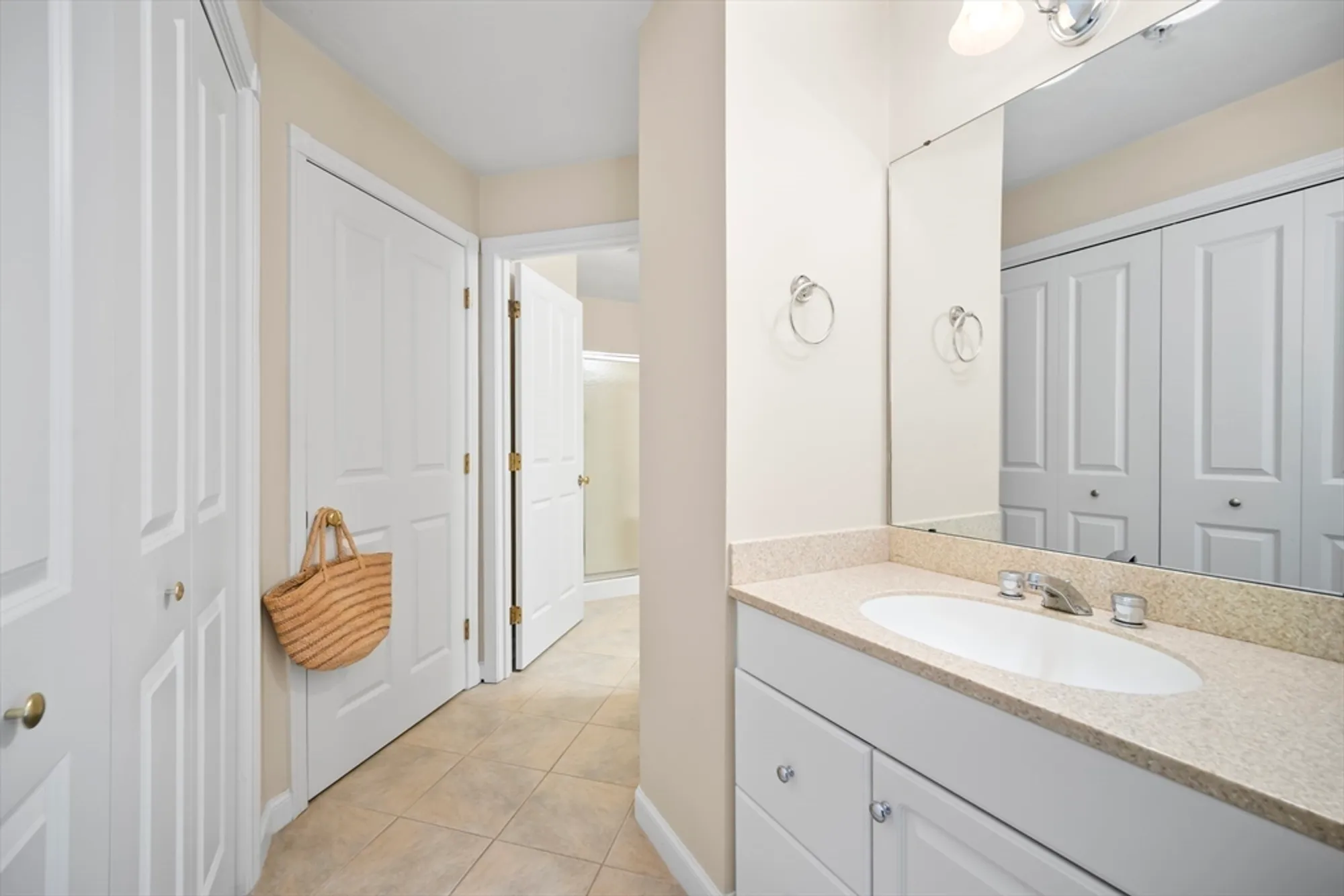 Property Slideshow image 19 of 36 | 11 whispering brook rd # 55, Marlborough, MA, 01752