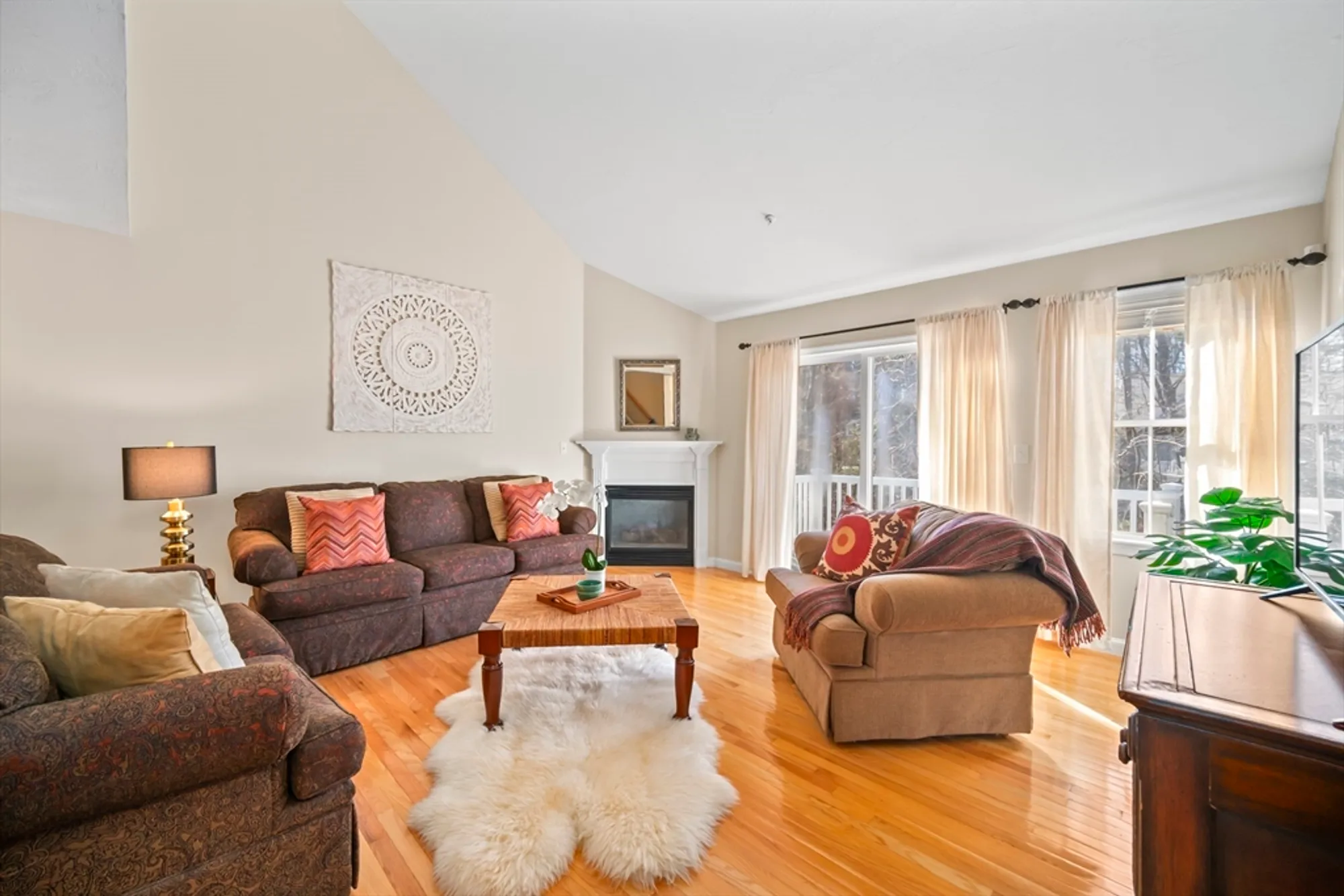 Property Slideshow image 6 of 36 | 11 whispering brook rd # 55, Marlborough, MA, 01752
