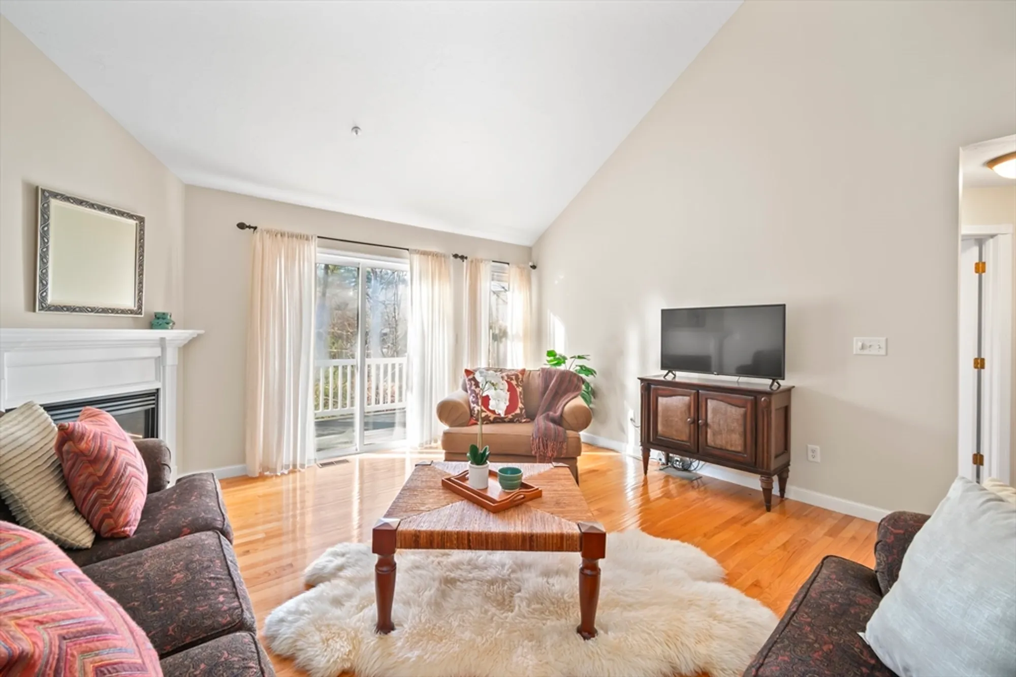 Property Slideshow image 5 of 36 | 11 whispering brook rd # 55, Marlborough, MA, 01752