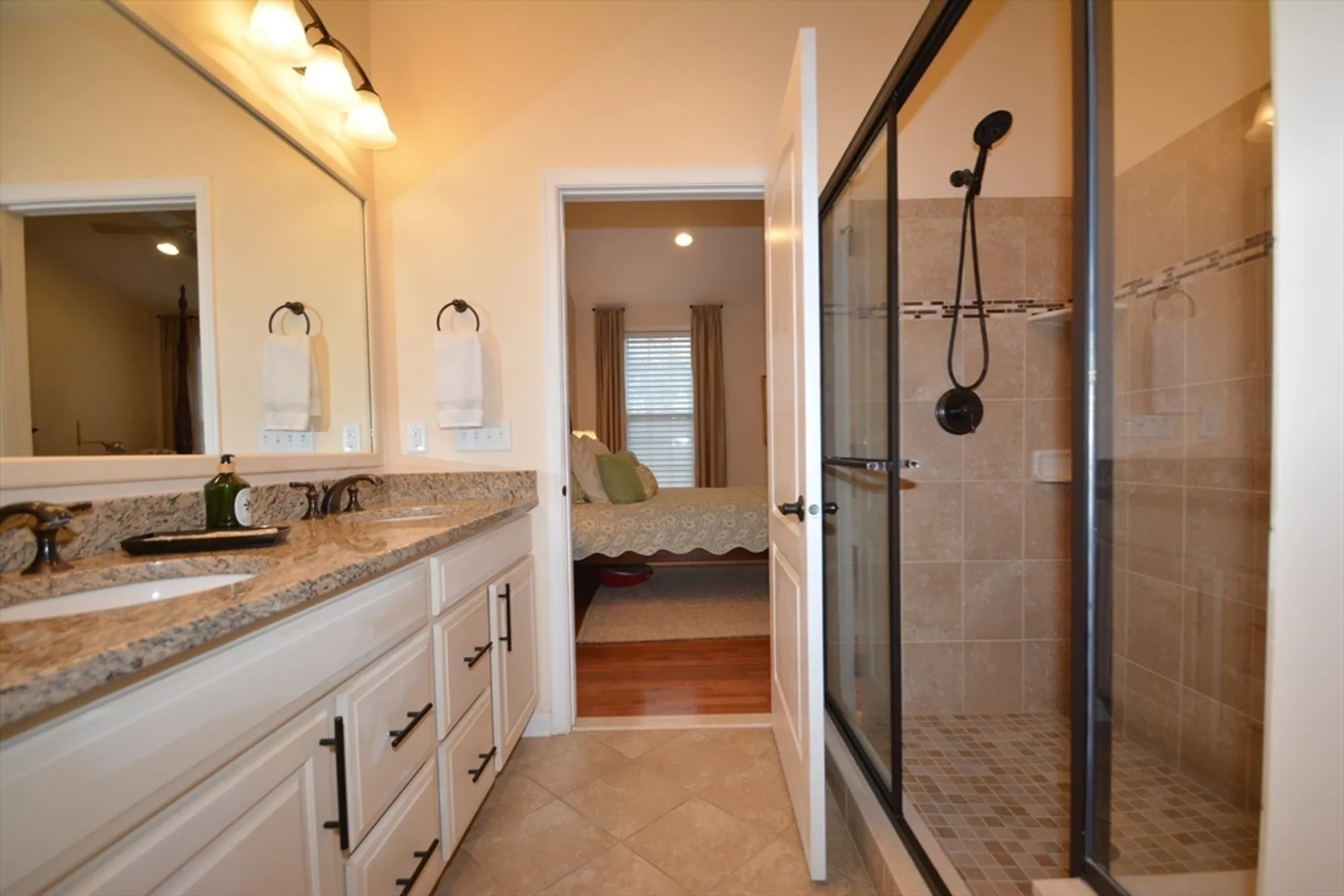 Property Slideshow image 18 of 39 | 46 hopkins cir # 46, Methuen, MA, 01844