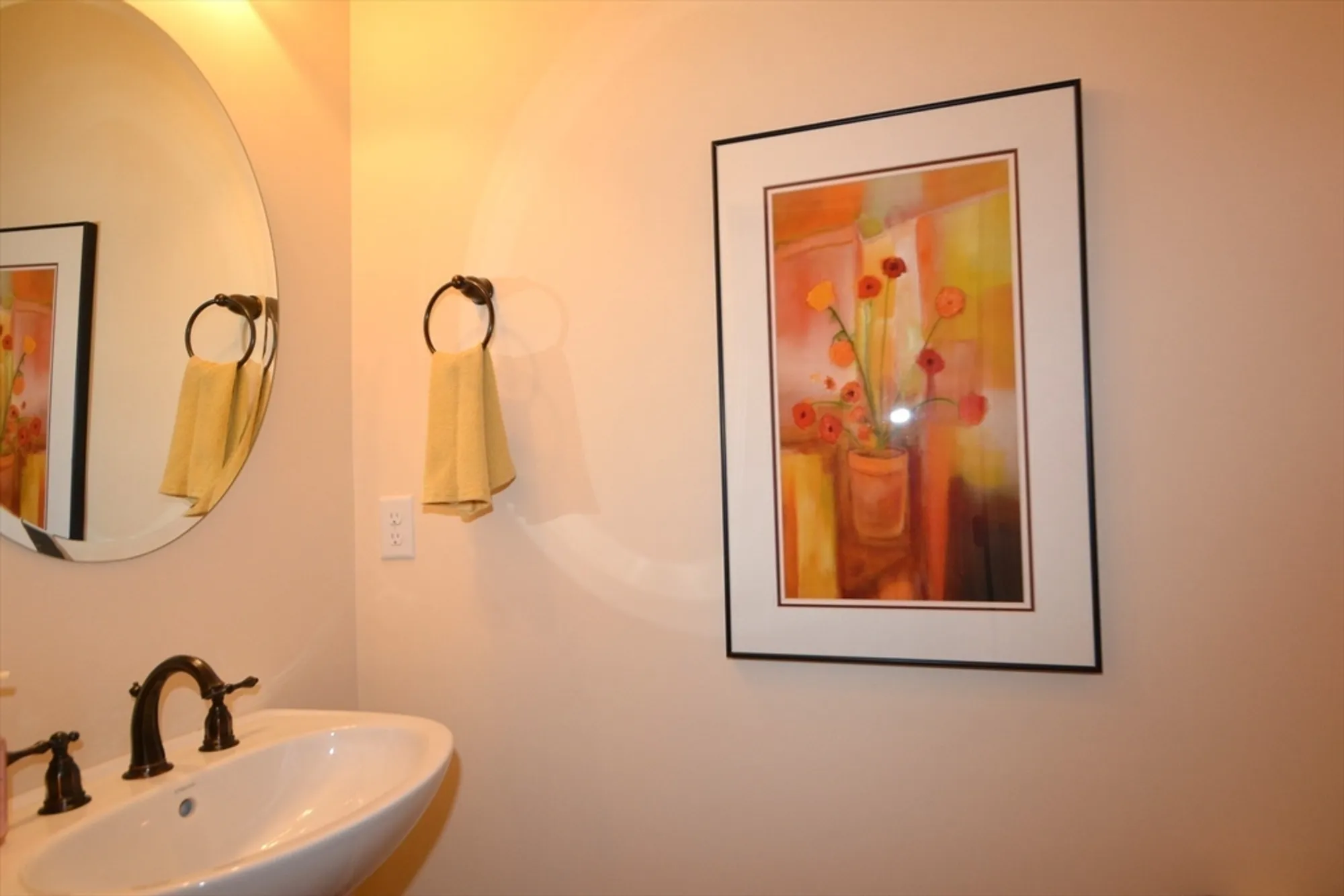 Property Slideshow image 21 of 39 | 46 hopkins cir # 46, Methuen, MA, 01844