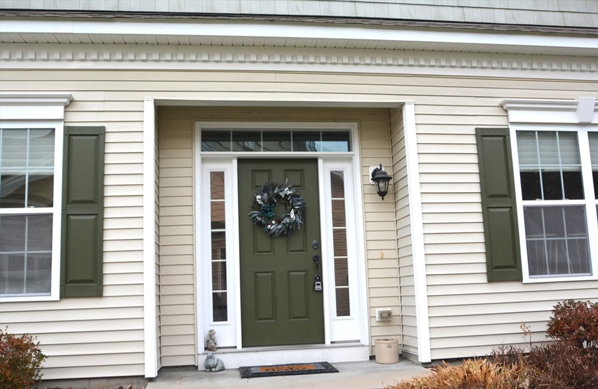 Property Slideshow image 2 of 39 | 46 hopkins cir # 46, Methuen, MA, 01844