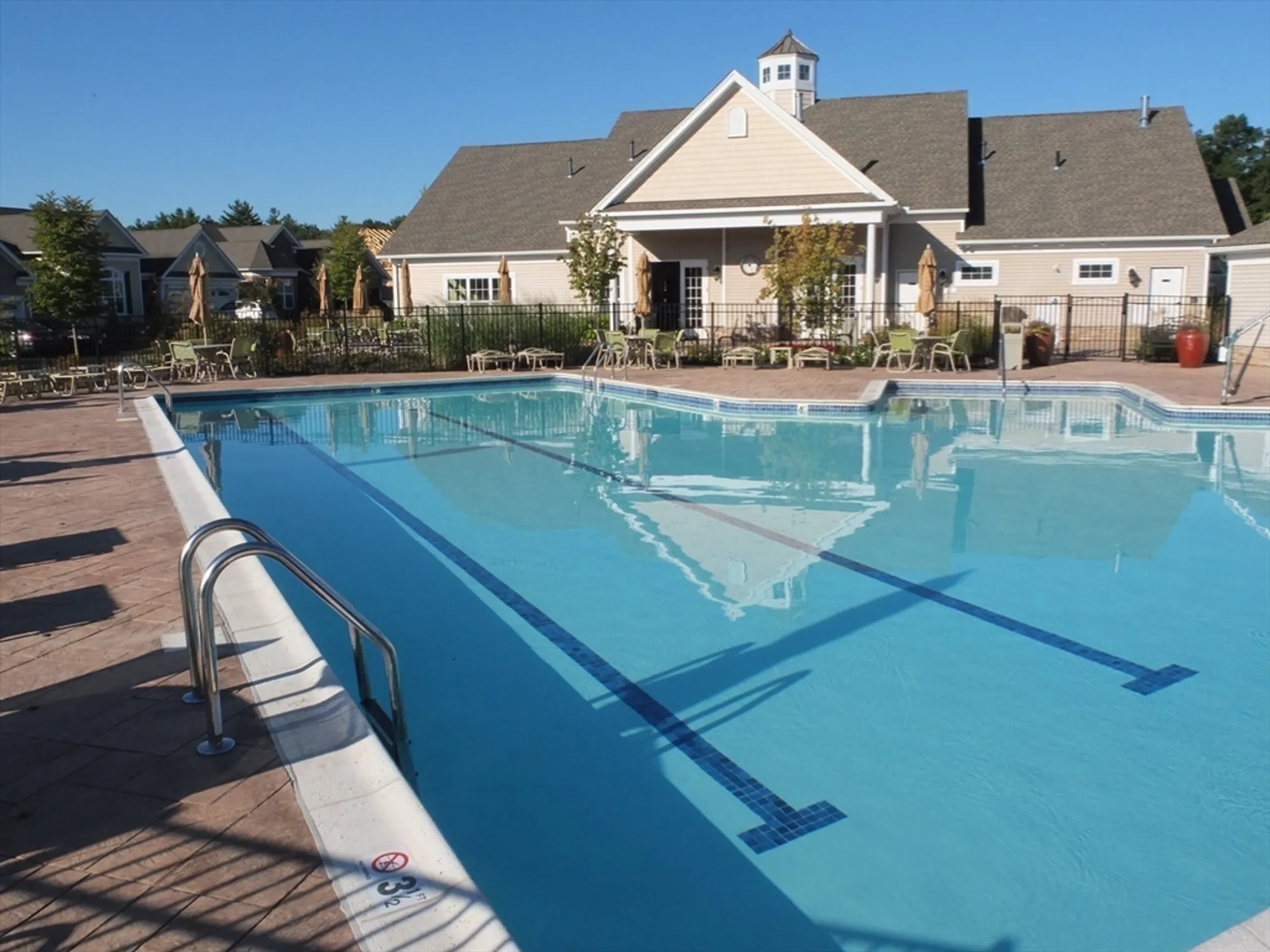 Property Slideshow image 36 of 39 | 46 hopkins cir # 46, Methuen, MA, 01844