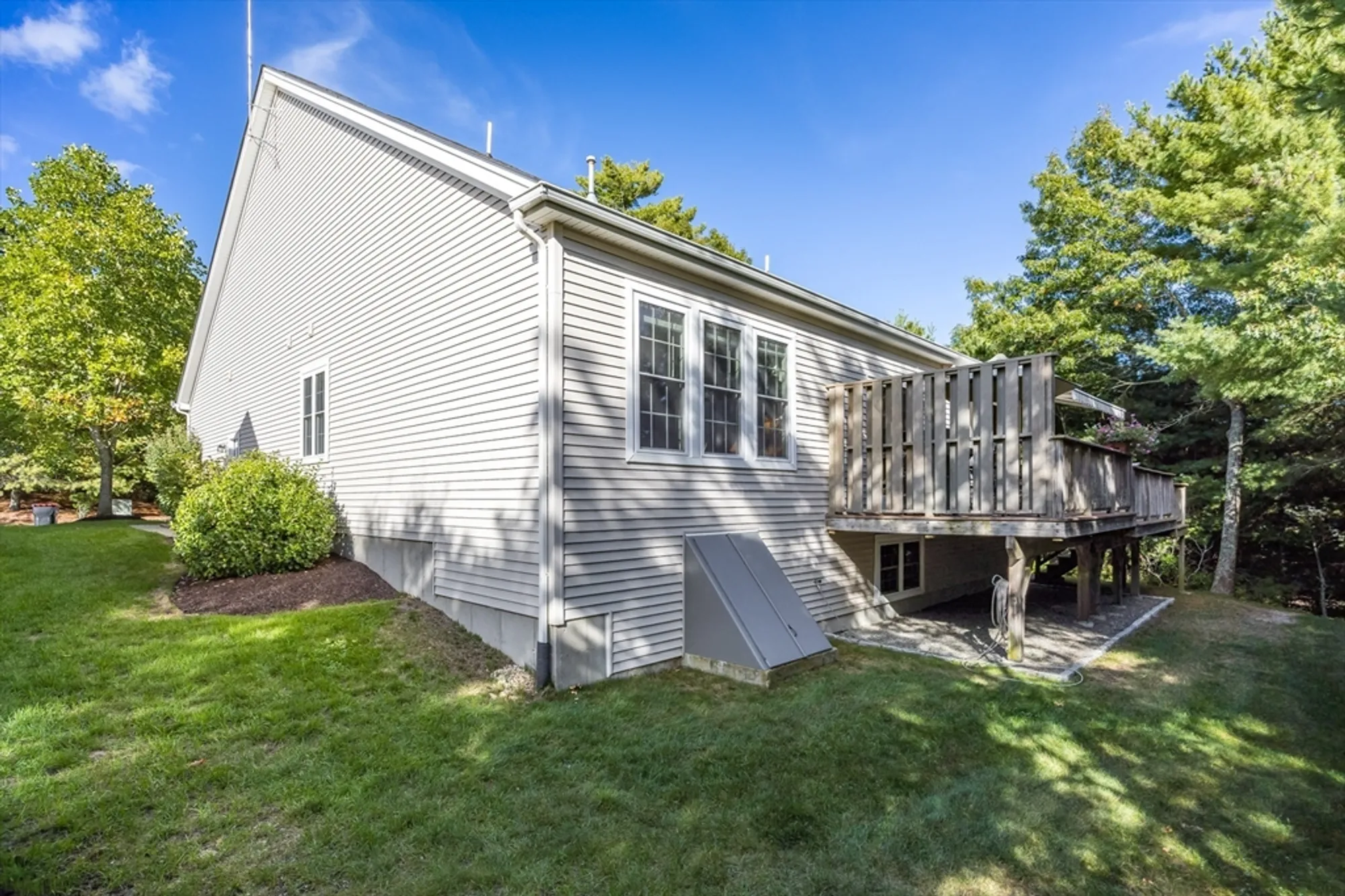 Property Slideshow image 26 of 41 | 16 picket fence, Plymouth, MA, 02360