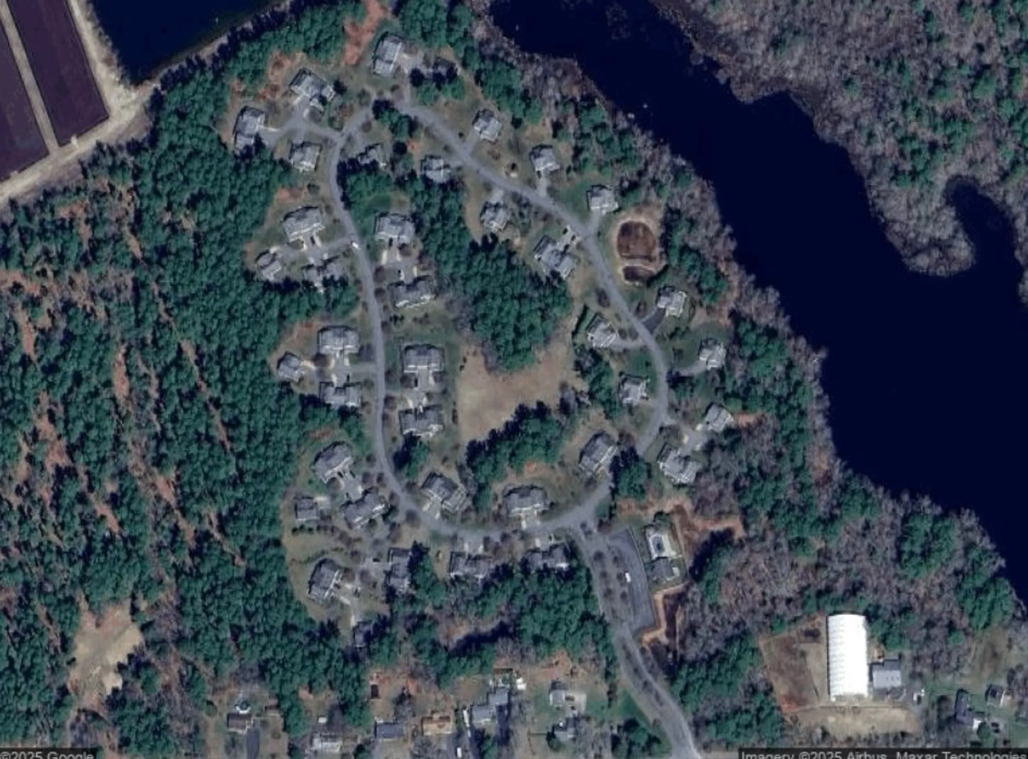 Property Slideshow image 41 of 42 | 57 hathaway pond cir # 57, Rochester, MA, 02770