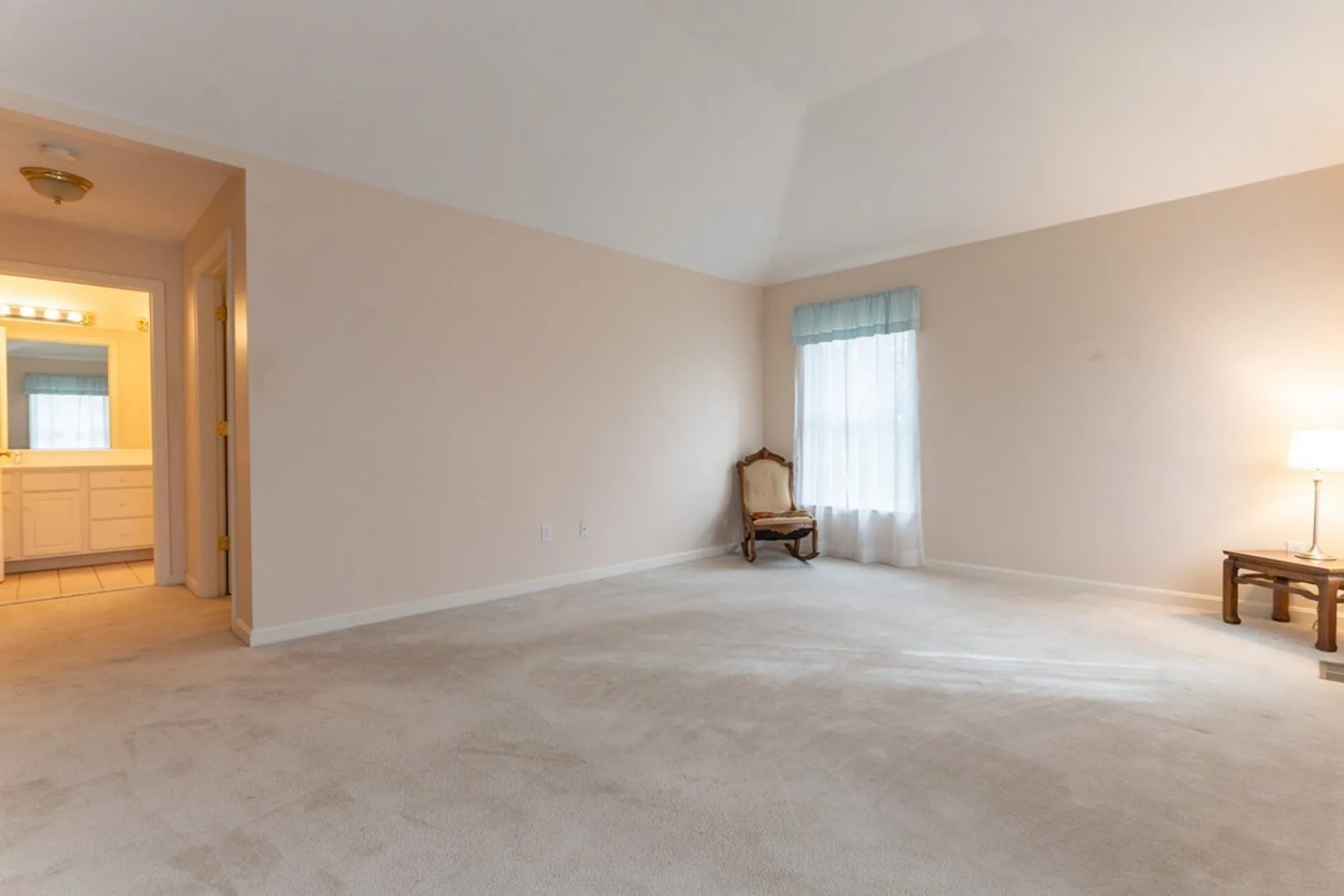 Property Slideshow image 17 of 32 | 3 dover way # 3, Westborough, MA, 01581