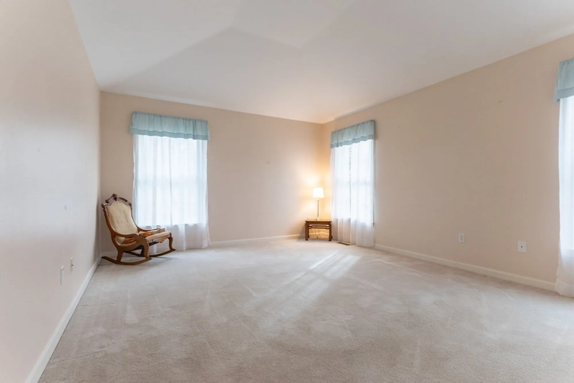 Property Slideshow image 16 of 32 | 3 dover way # 3, Westborough, MA, 01581