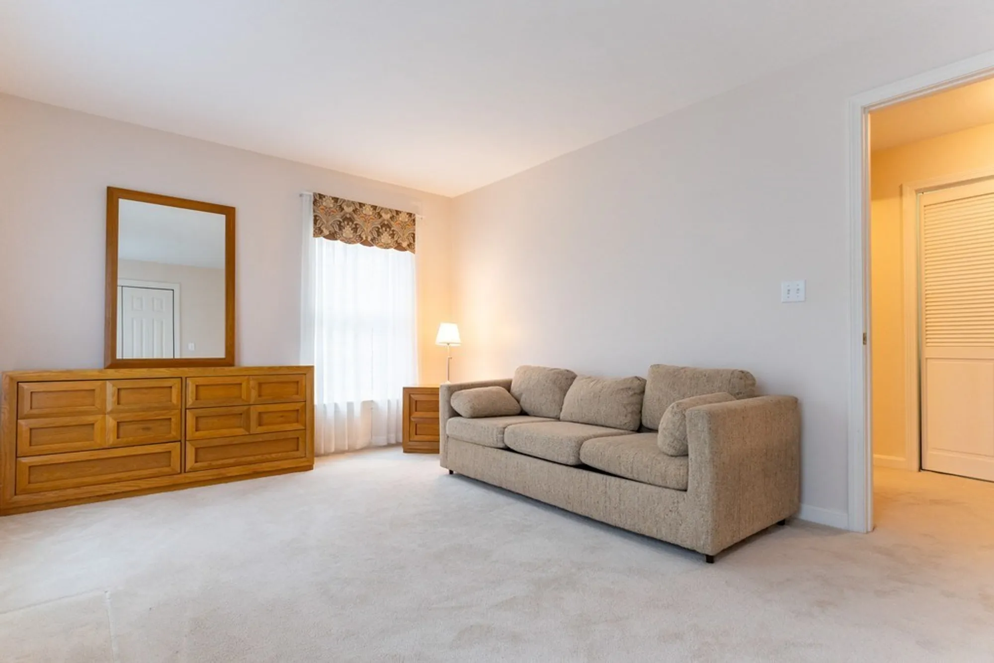 Property Slideshow image 22 of 32 | 3 dover way # 3, Westborough, MA, 01581