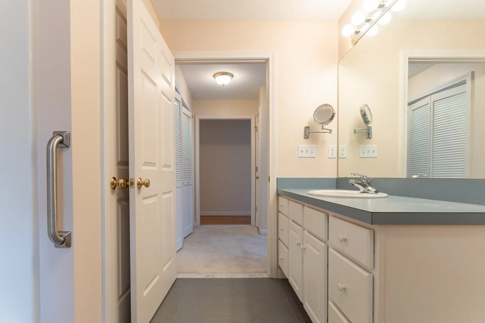 Property Slideshow image 26 of 32 | 3 dover way # 3, Westborough, MA, 01581